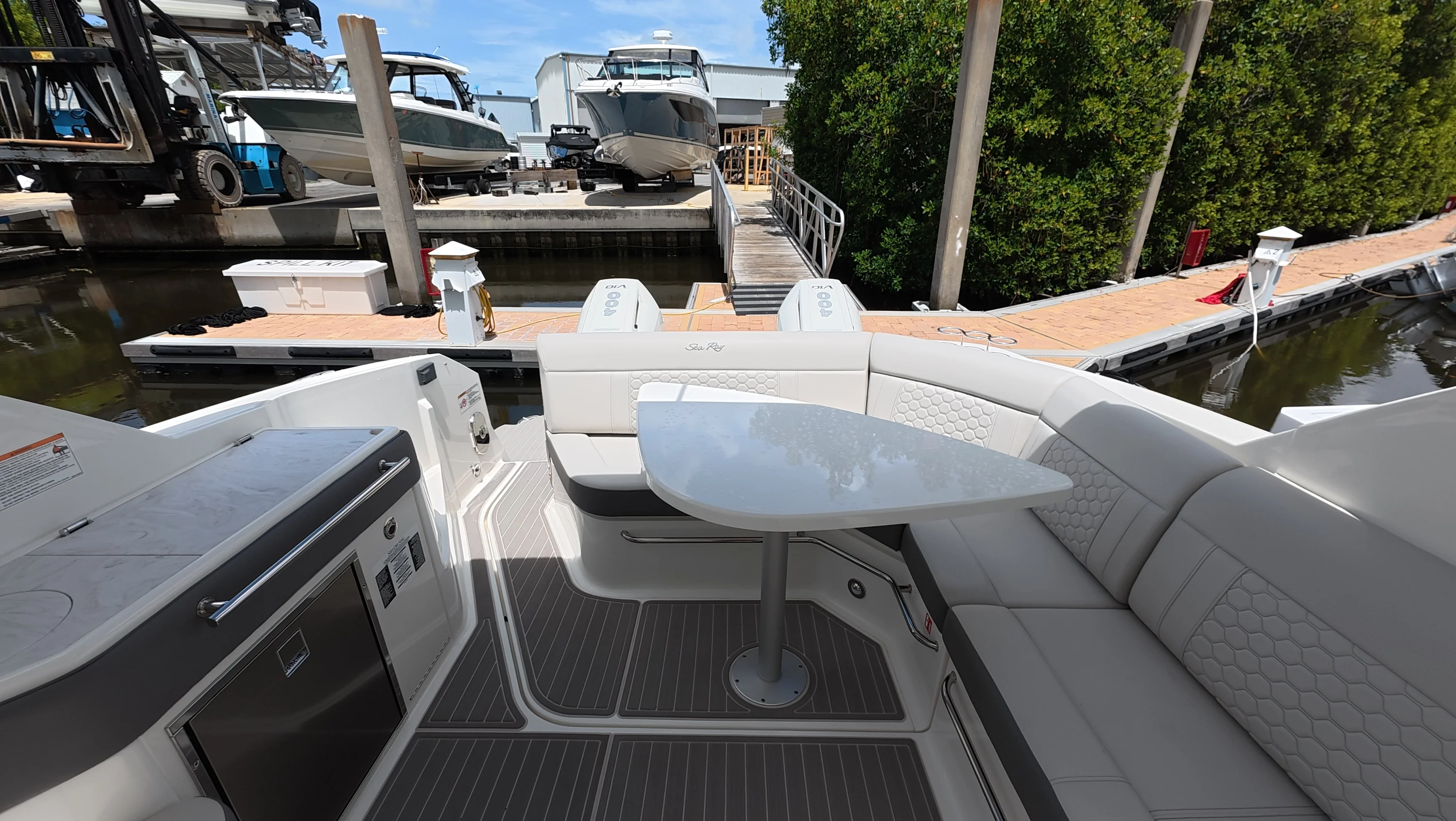 2026 Sea Ray Sundancer 320 Outboard Image Thumbnail #25