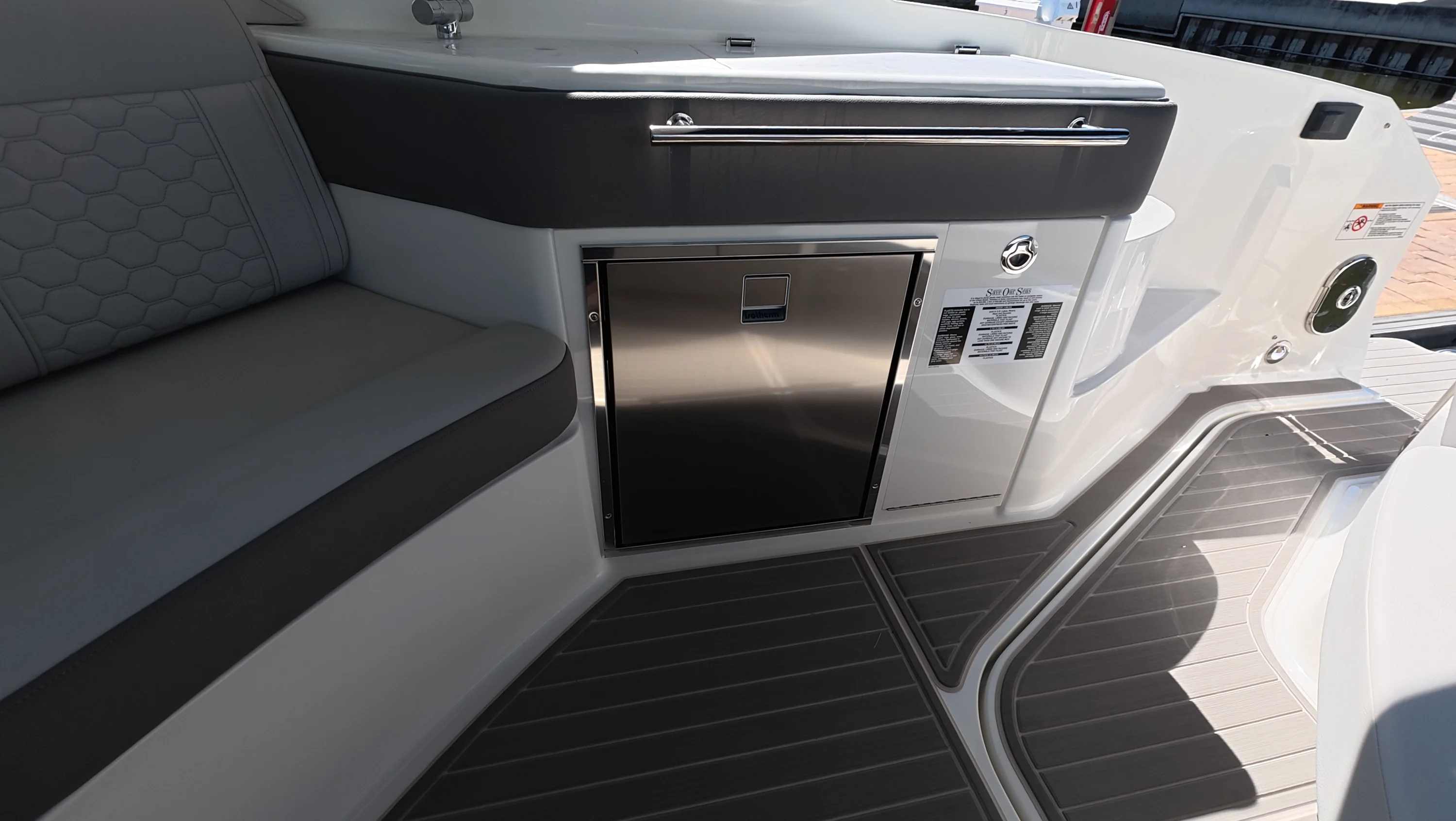 2026 Sea Ray Sundancer 320 Outboard Image Thumbnail #7