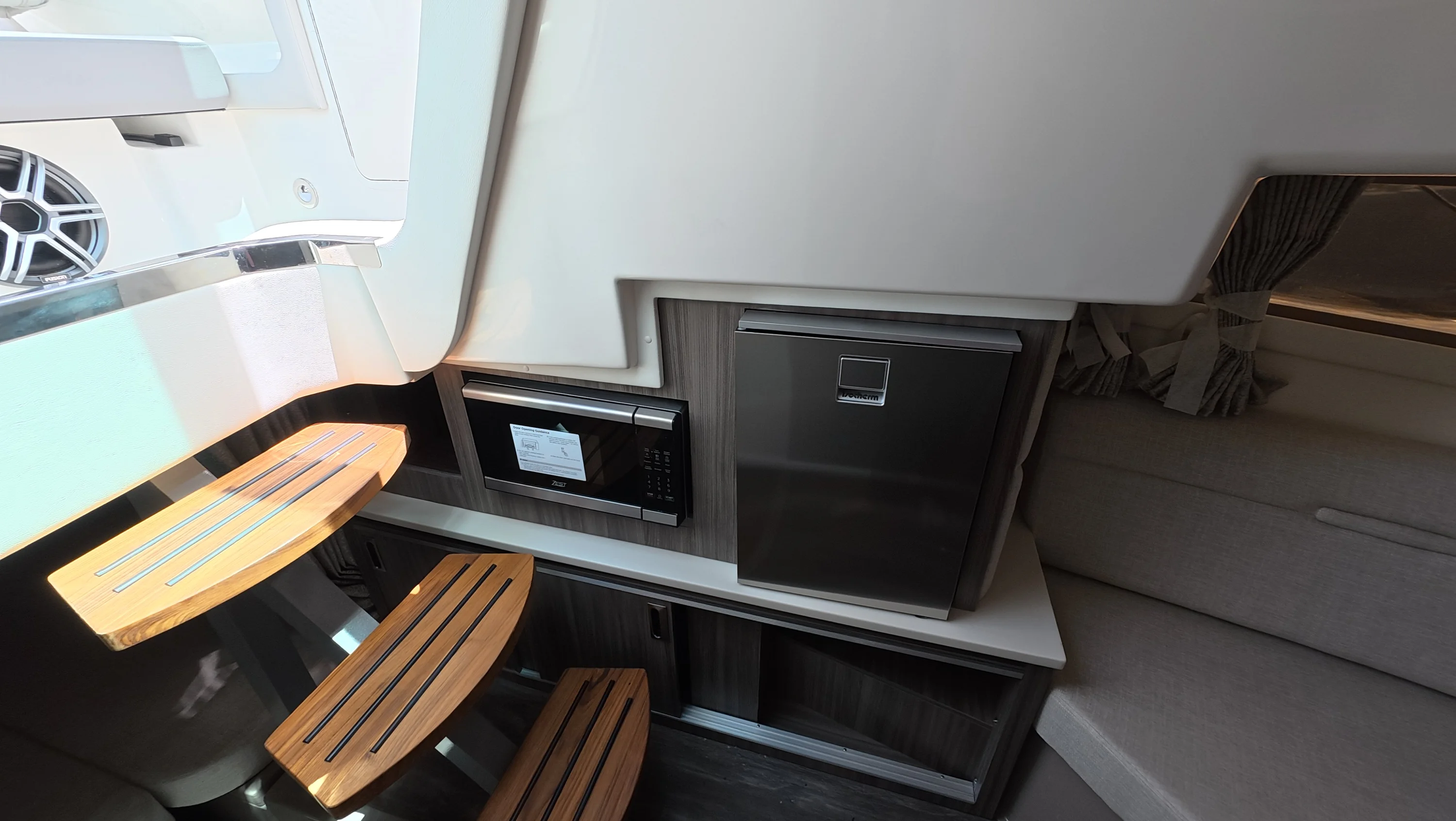 2026 Sea Ray Sundancer 320 Outboard Image Thumbnail #47