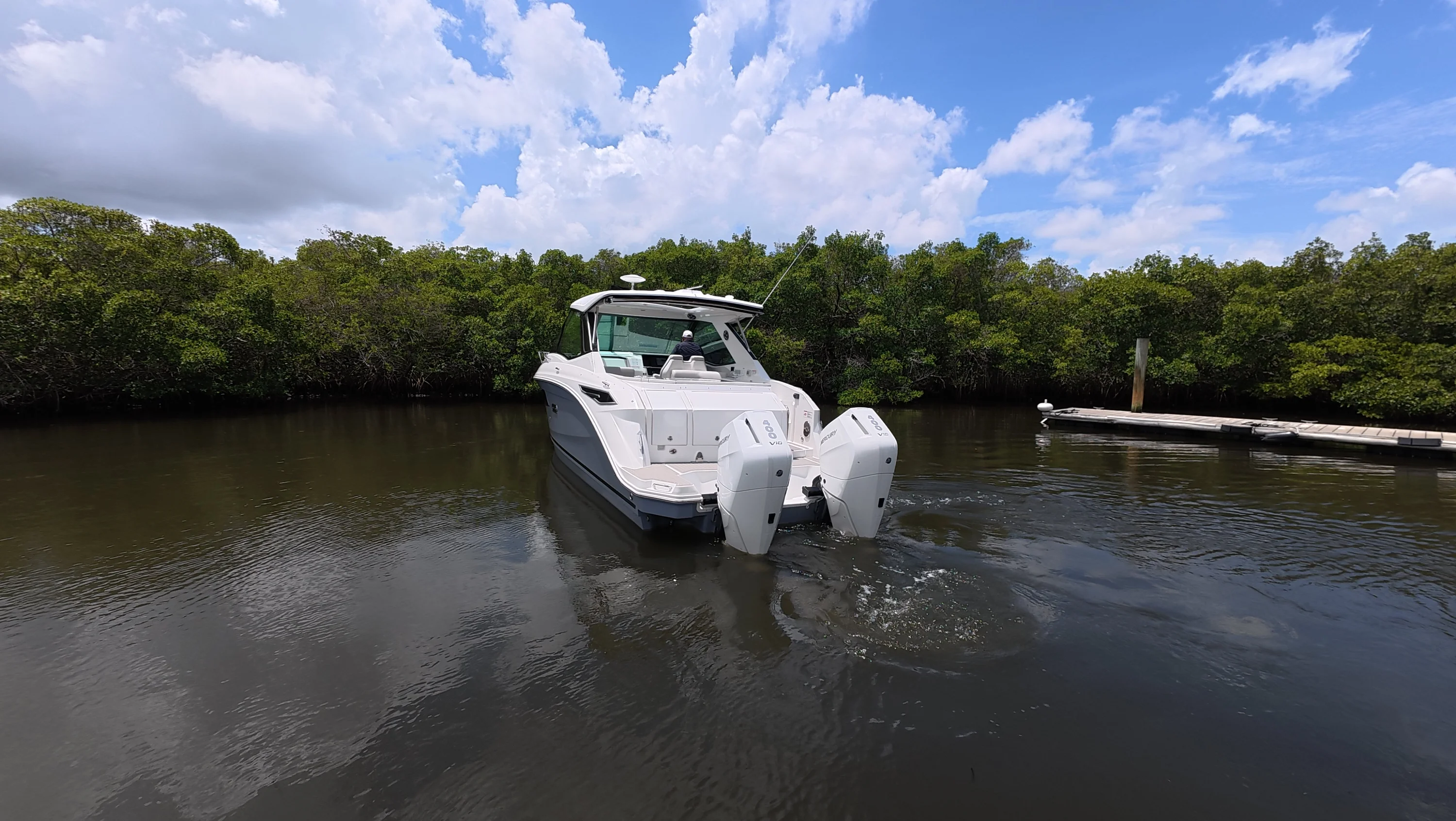 2026 Sea Ray Sundancer 320 Outboard Image Thumbnail #14
