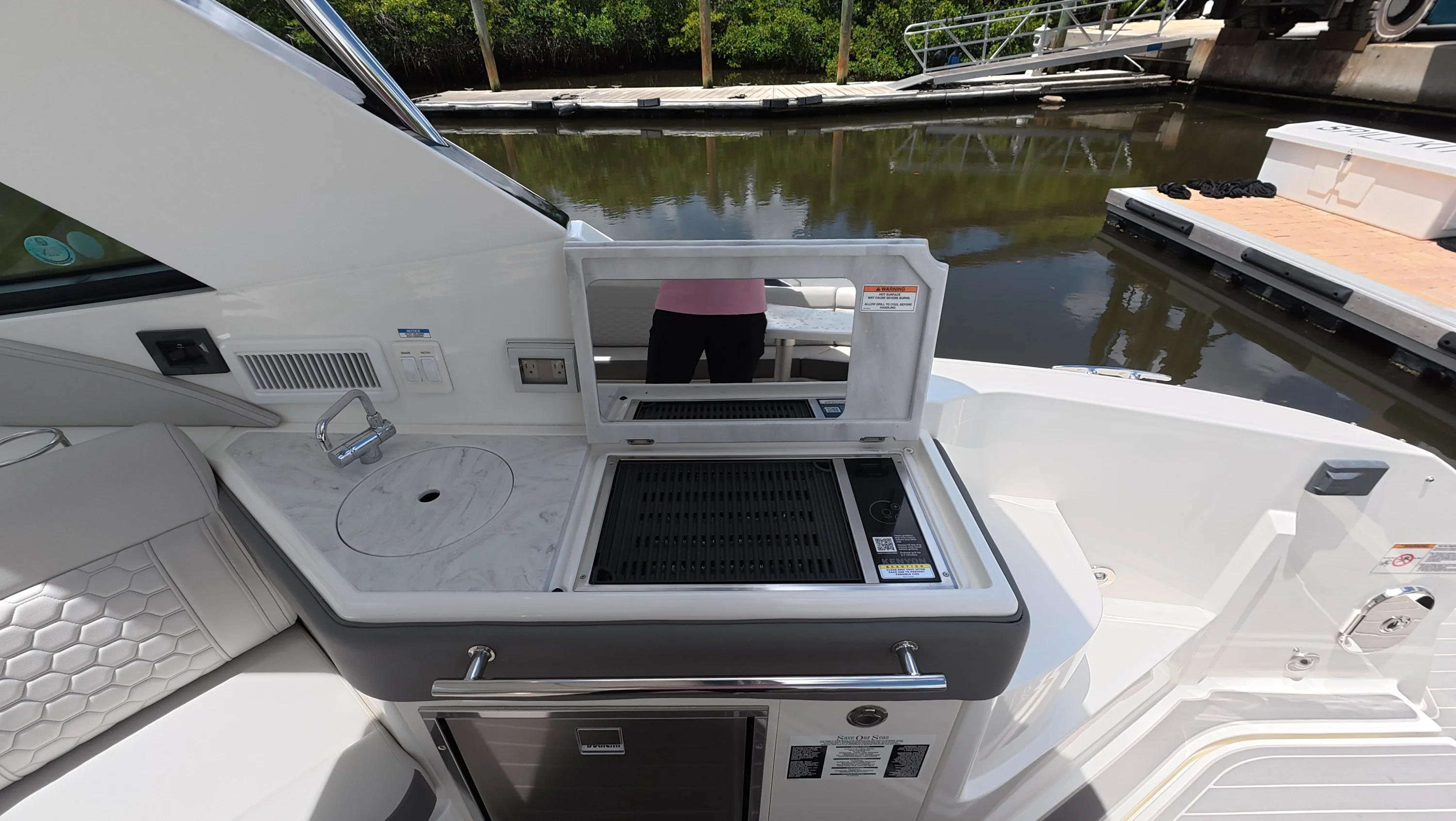2026 Sea Ray Sundancer 320 Outboard Image Thumbnail #28