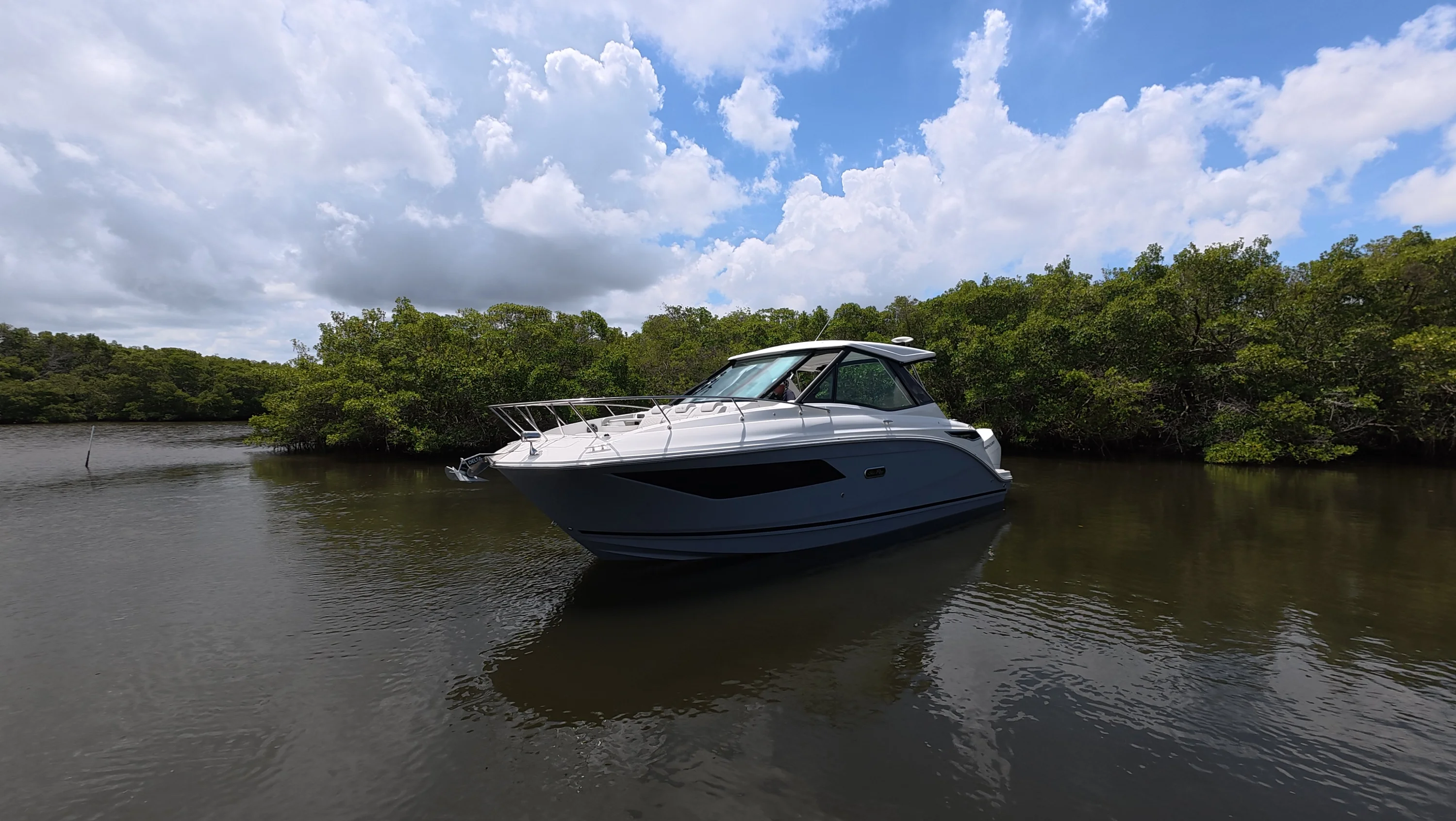 2026 Sea Ray Sundancer 320 Outboard Image Thumbnail #5