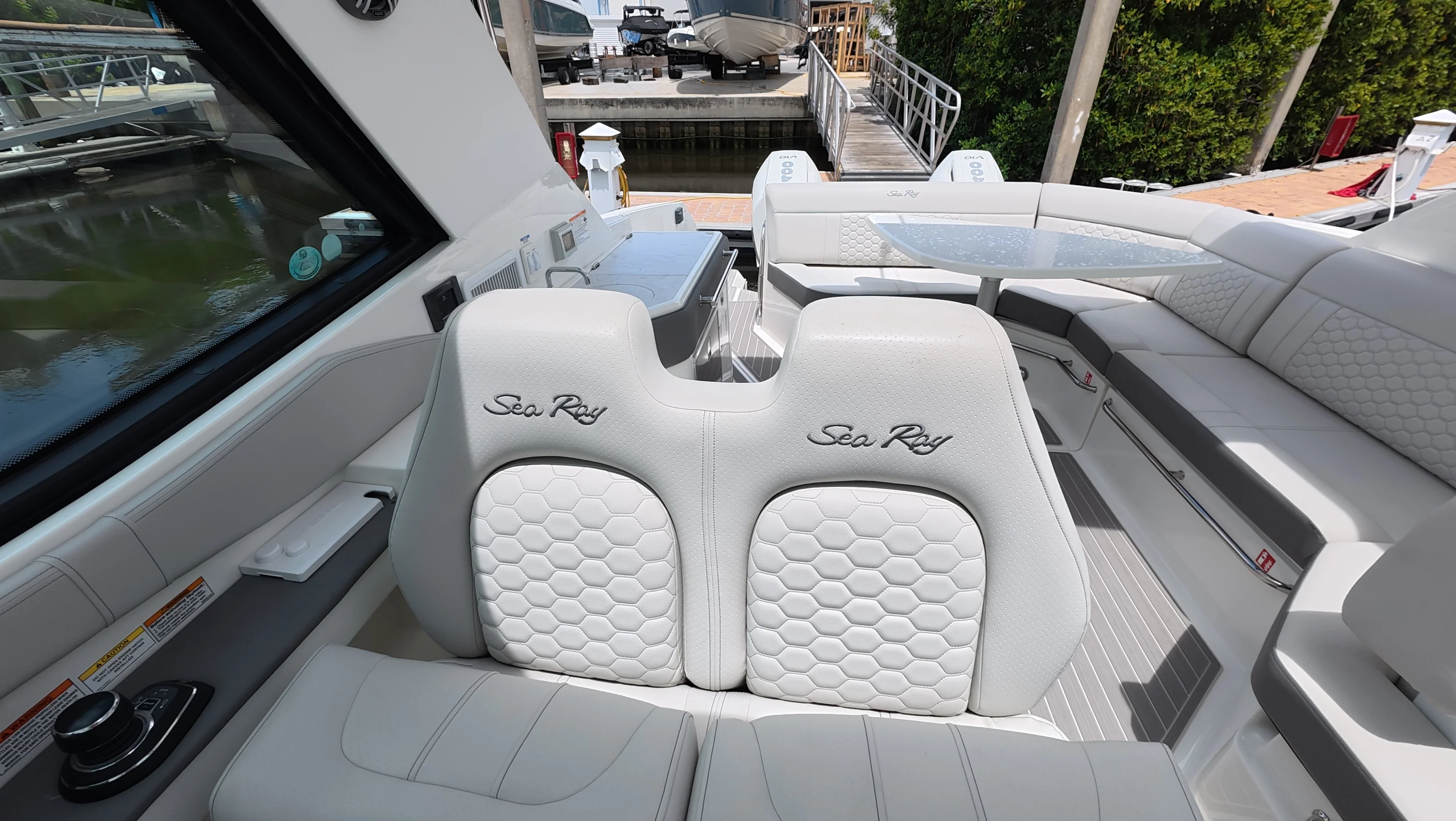 2026 Sea Ray Sundancer 320 Outboard Image Thumbnail #33