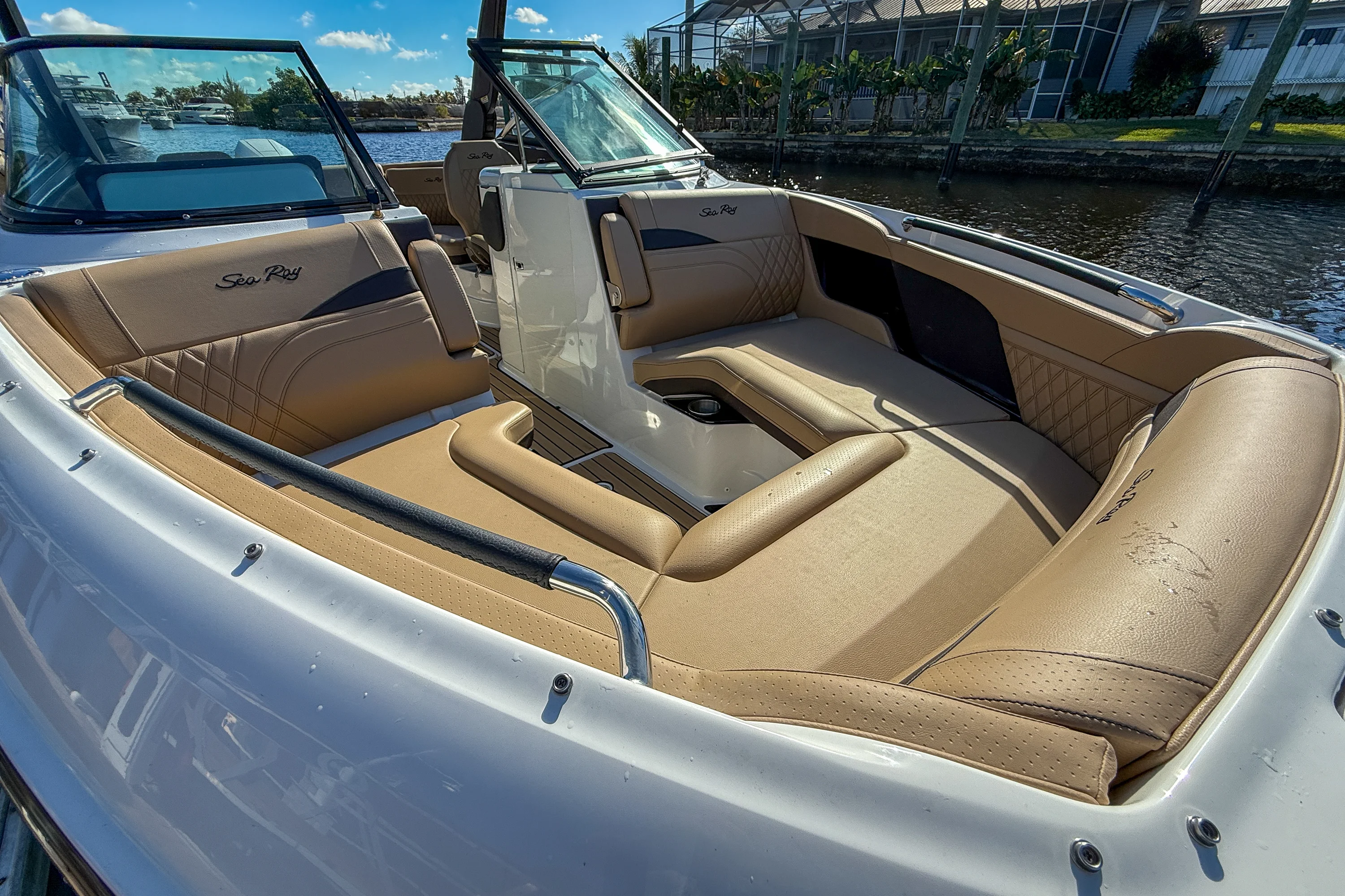 2026 Sea Ray SLX 260 Outboard Image Thumbnail #19