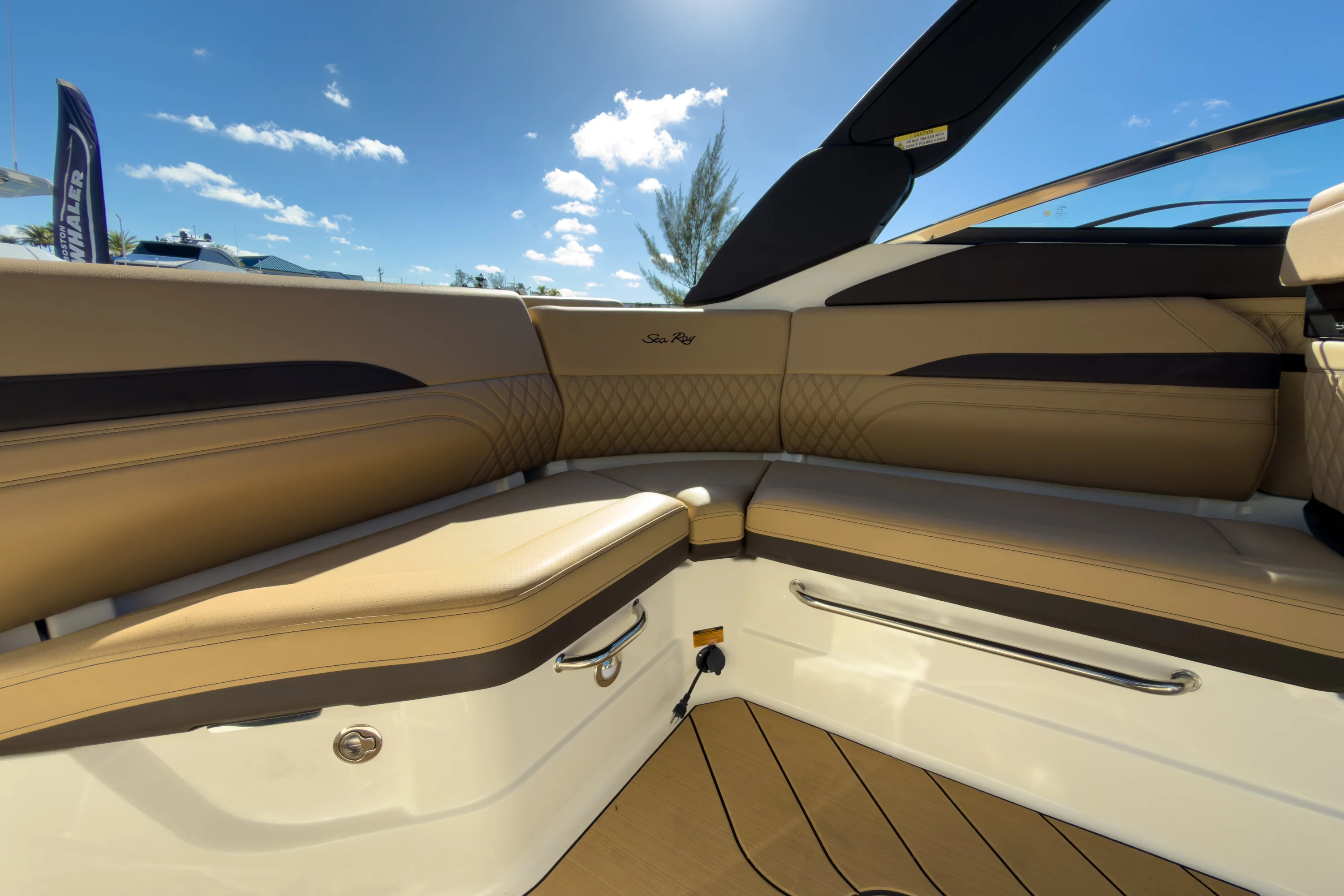 2026 Sea Ray SLX 260 Outboard Image Thumbnail #9