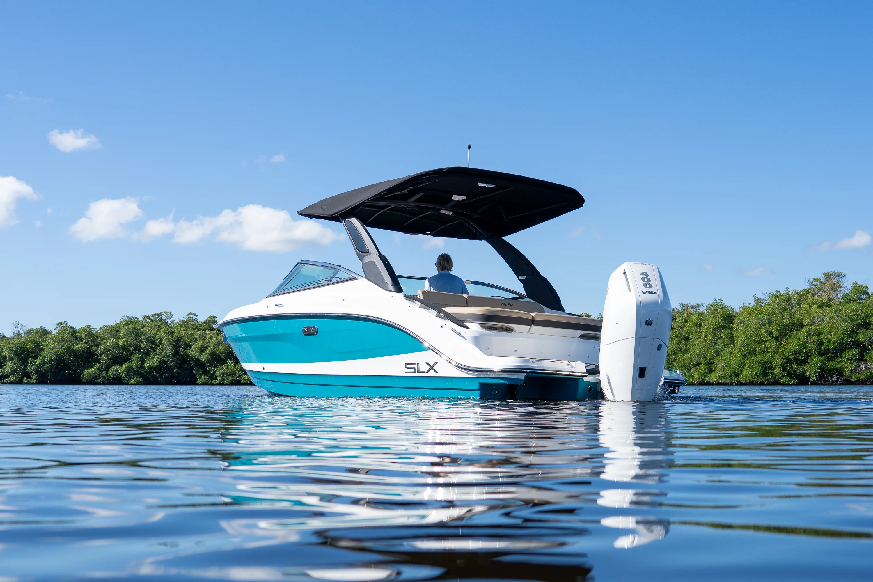 2026 Sea Ray SLX 260 Outboard Image Thumbnail #30