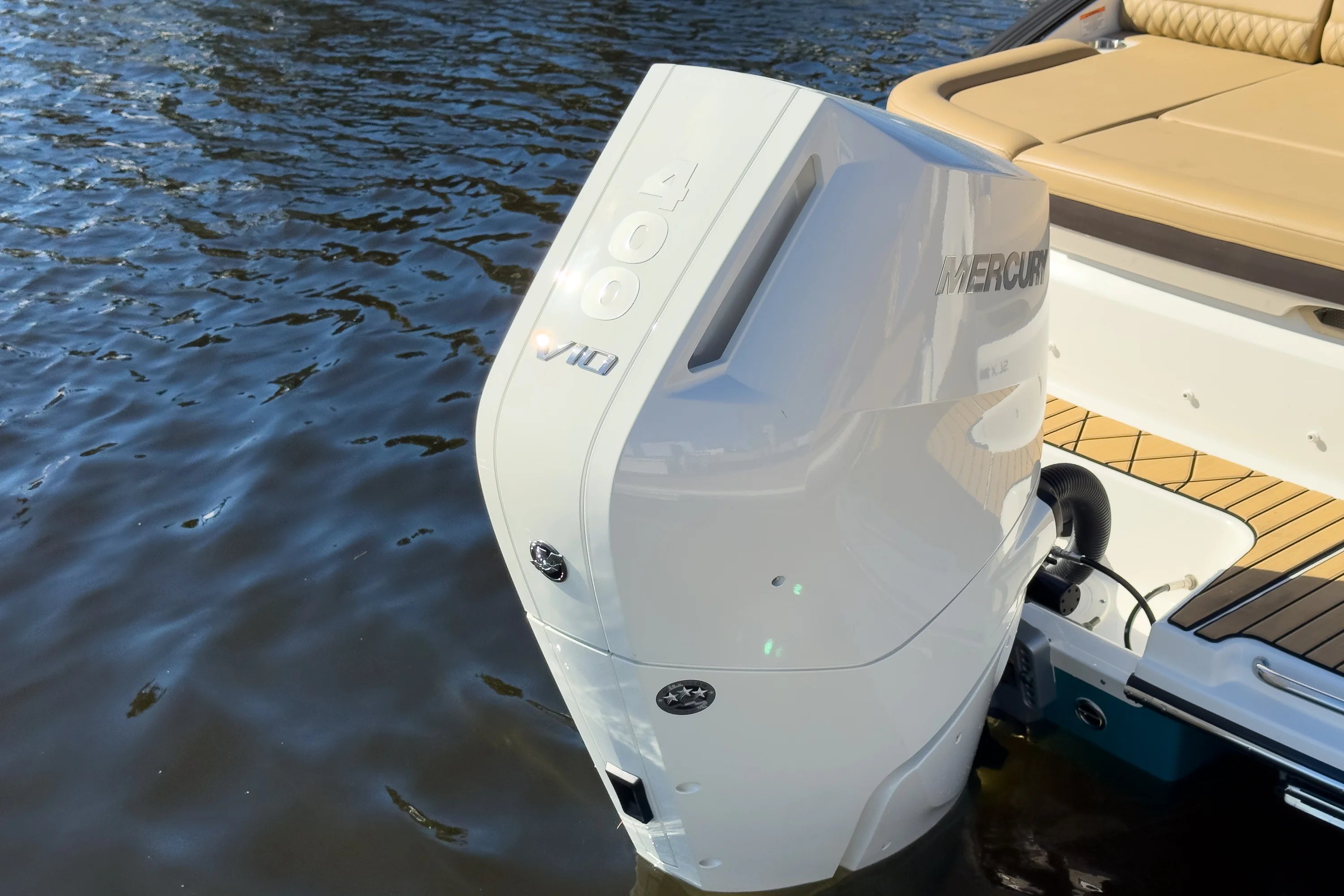 2026 Sea Ray SLX 260 Outboard Image Thumbnail #4