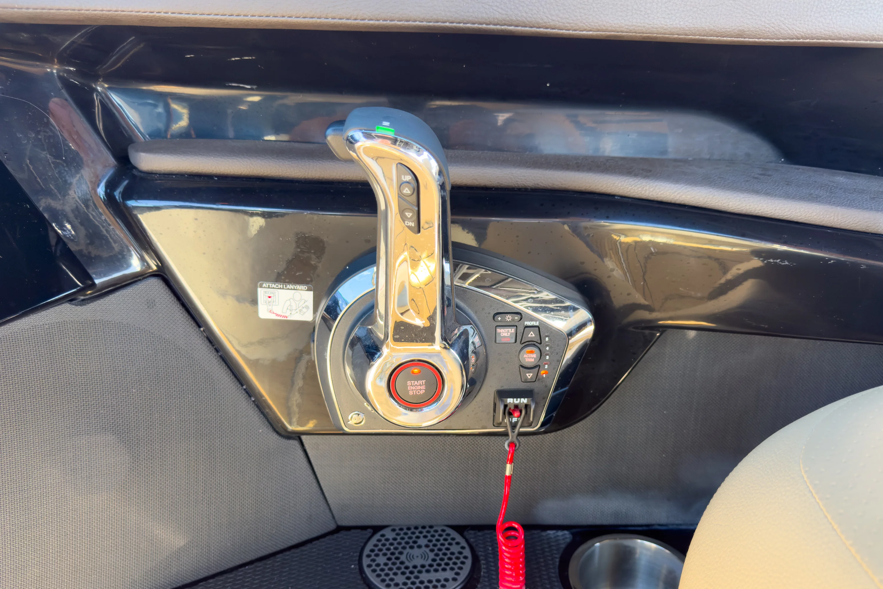 2026 Sea Ray SLX 260 Outboard Image Thumbnail #14