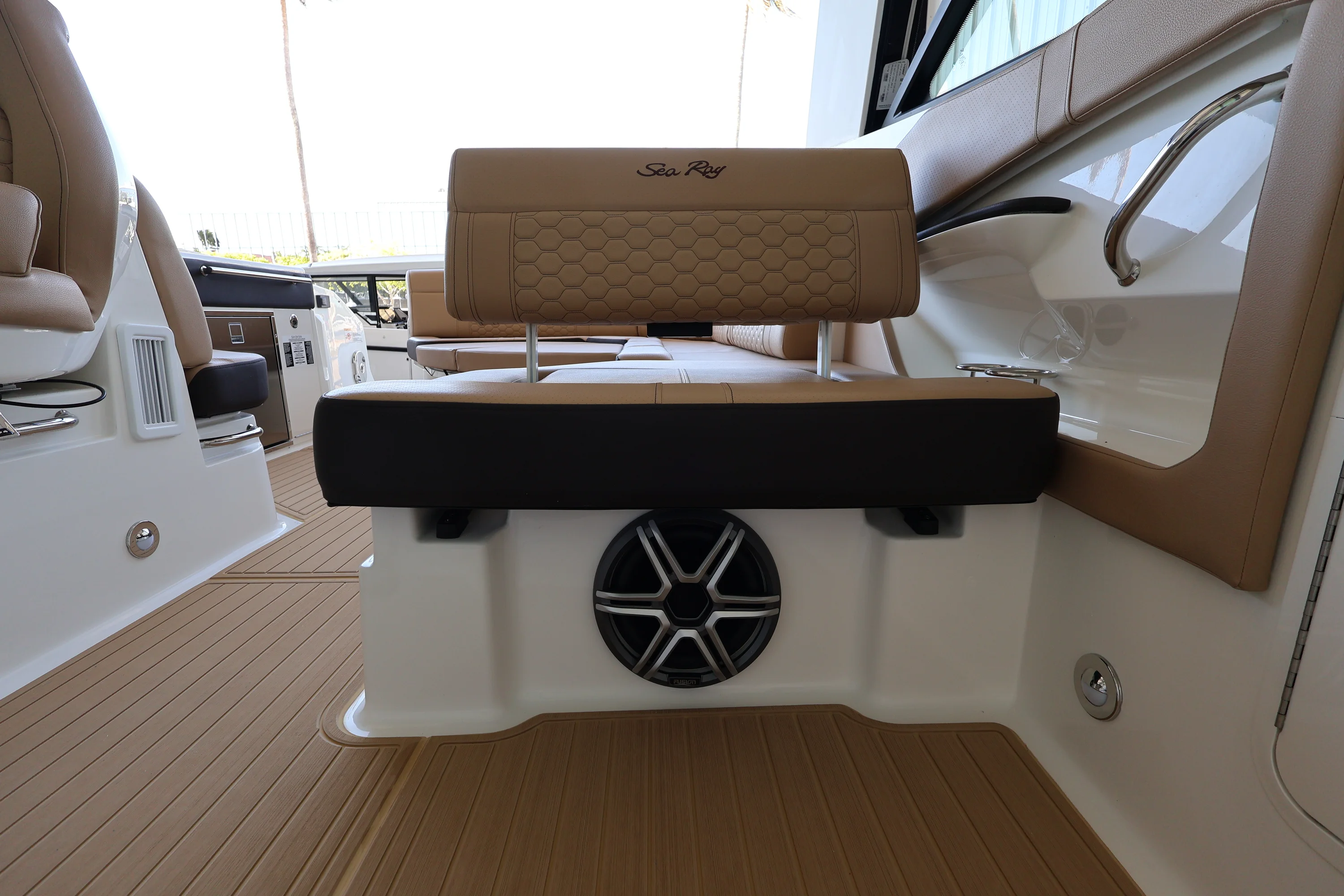 2026 Sea Ray Sundancer 320 Outboard Image Thumbnail #36