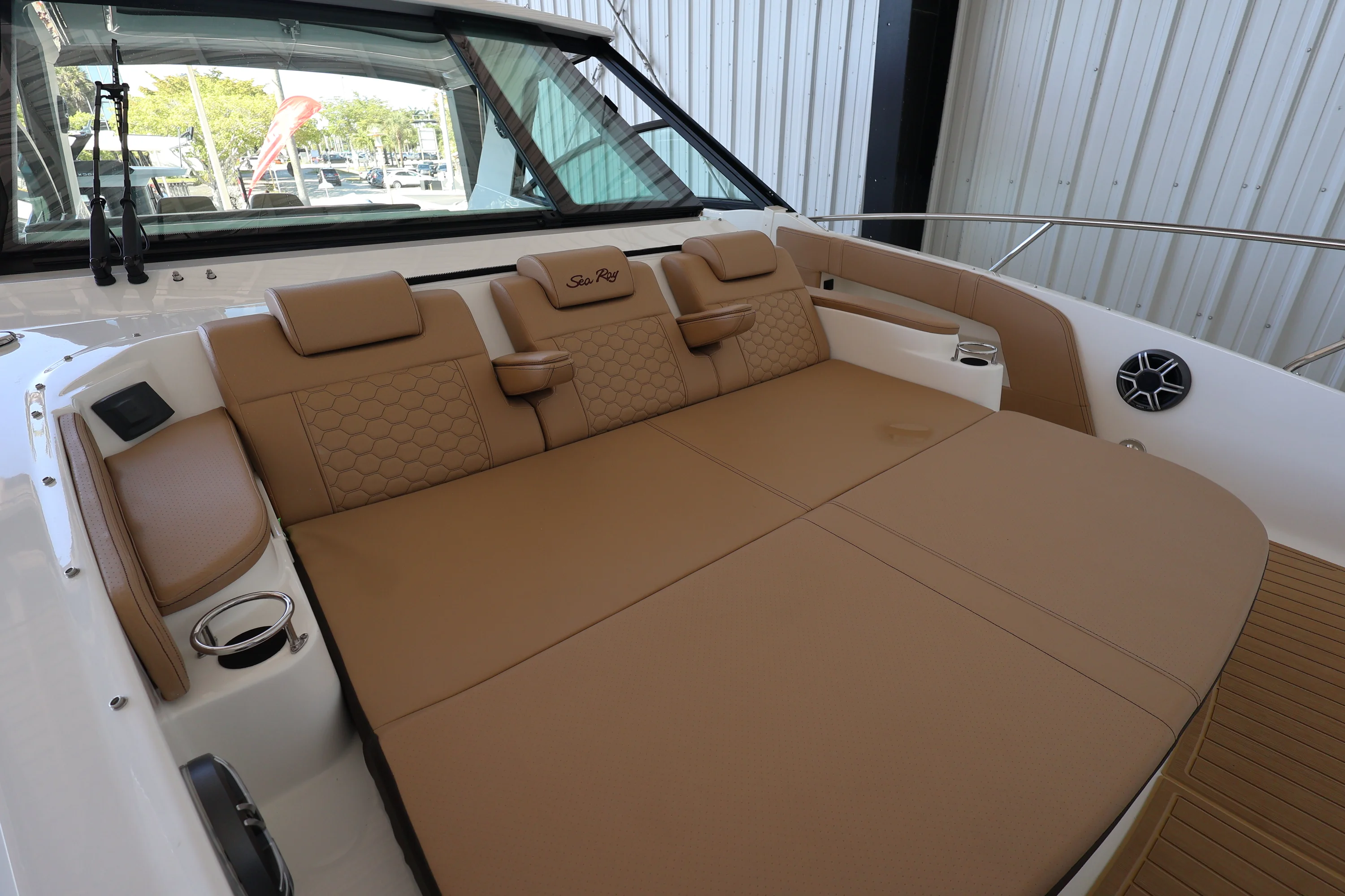 2026 Sea Ray Sundancer 320 Outboard Image Thumbnail #39