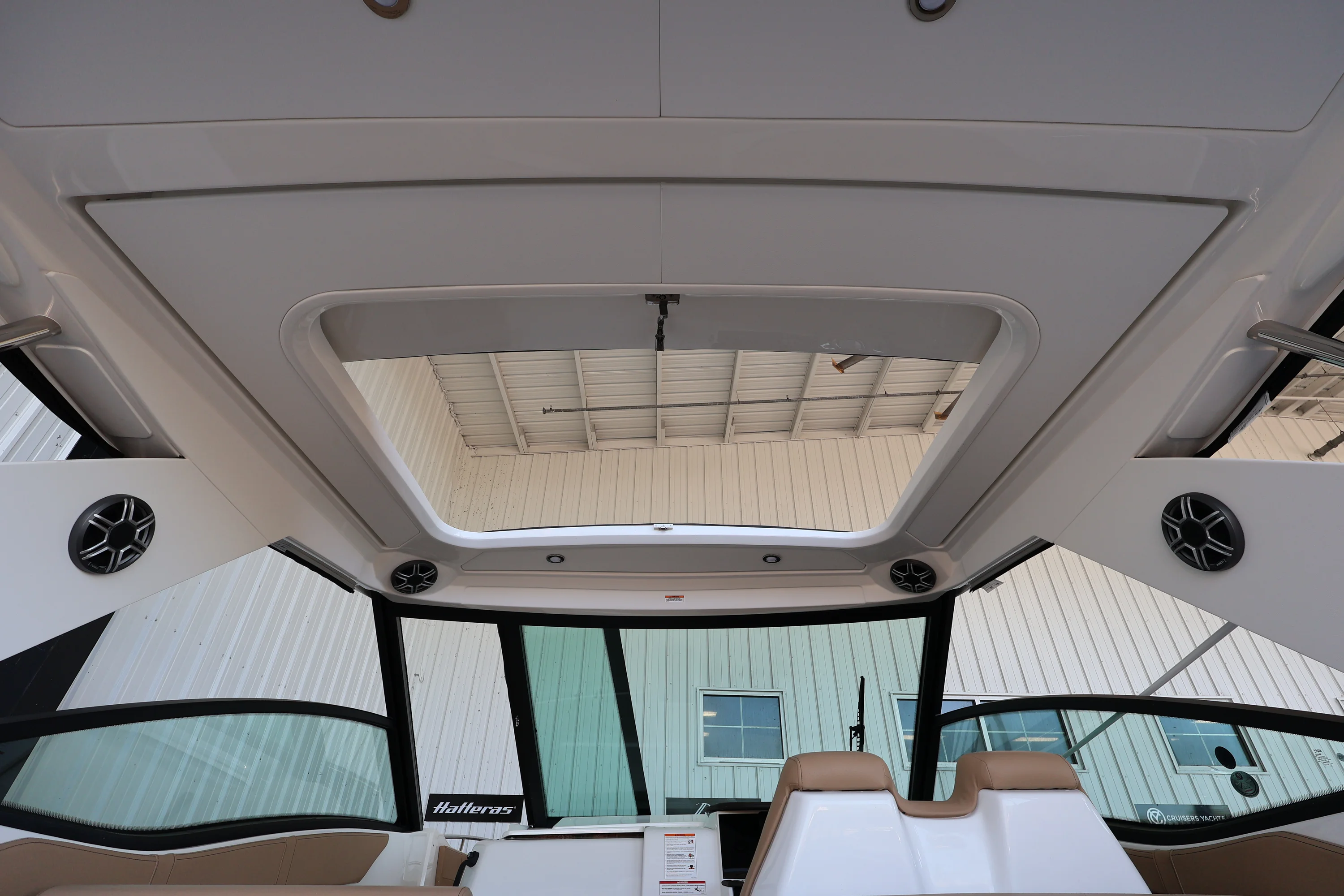 2026 Sea Ray Sundancer 320 Outboard Image Thumbnail #42