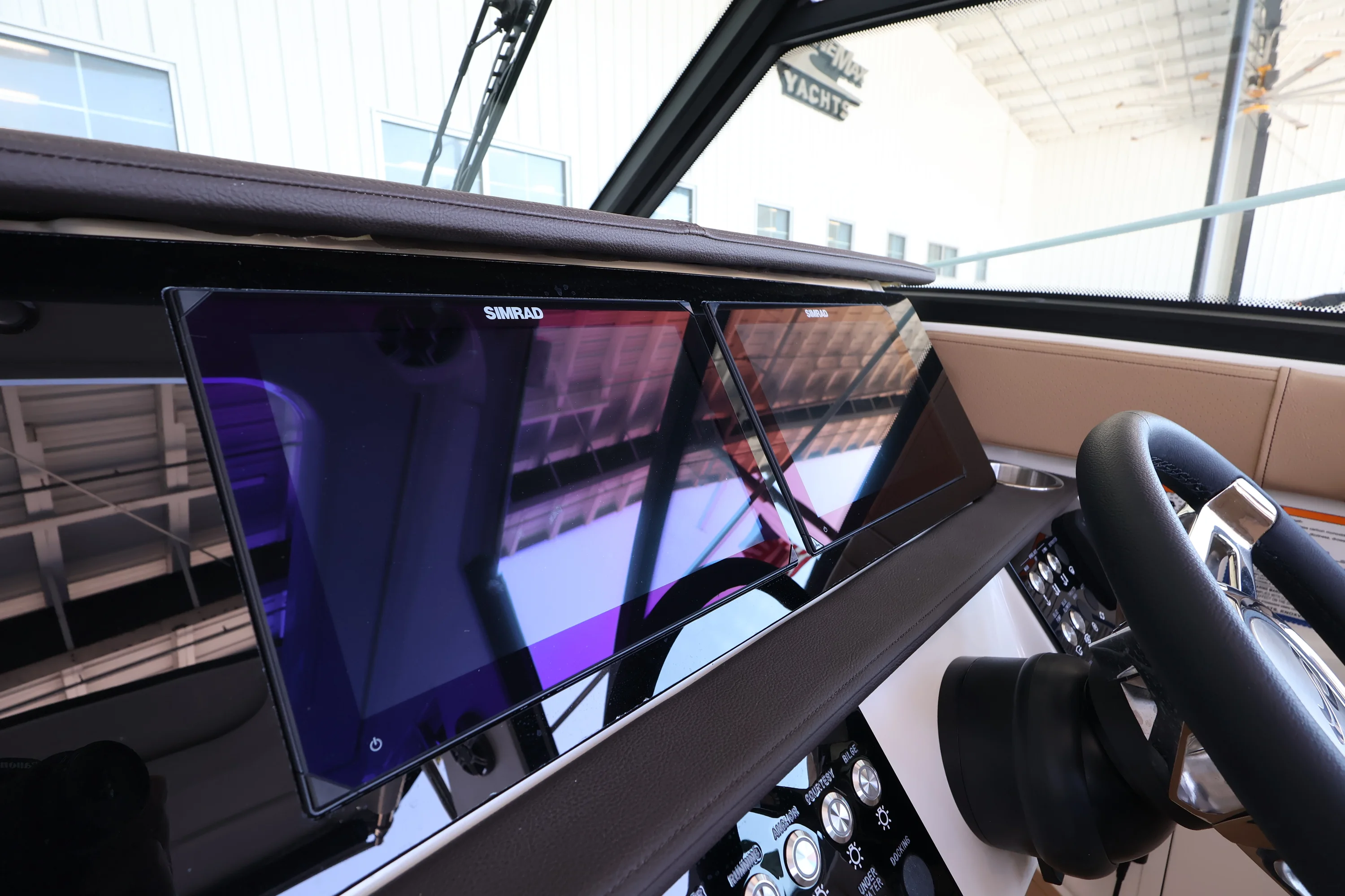 2026 Sea Ray Sundancer 320 Outboard Image Thumbnail #24