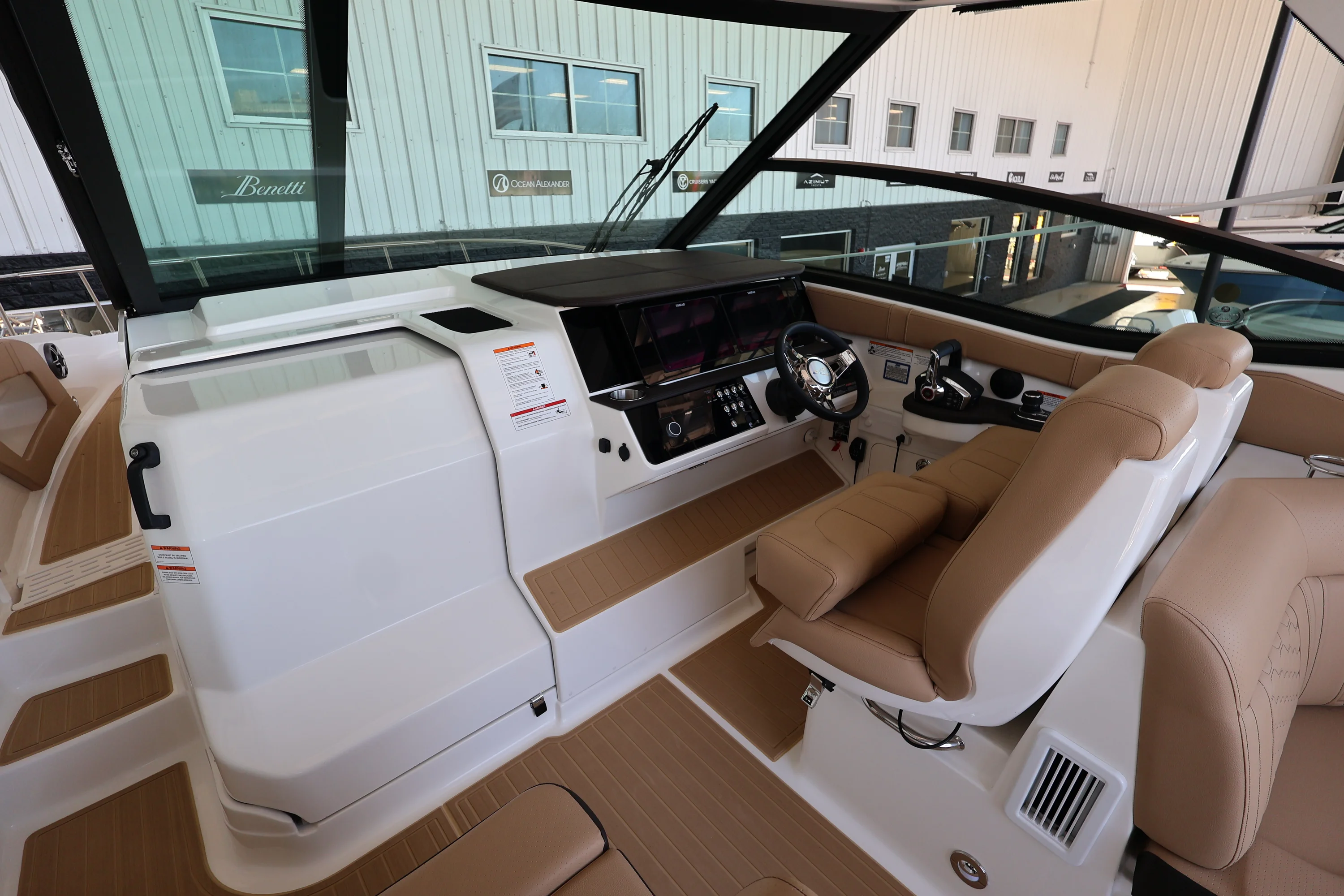 2026 Sea Ray Sundancer 320 Outboard Image Thumbnail #18