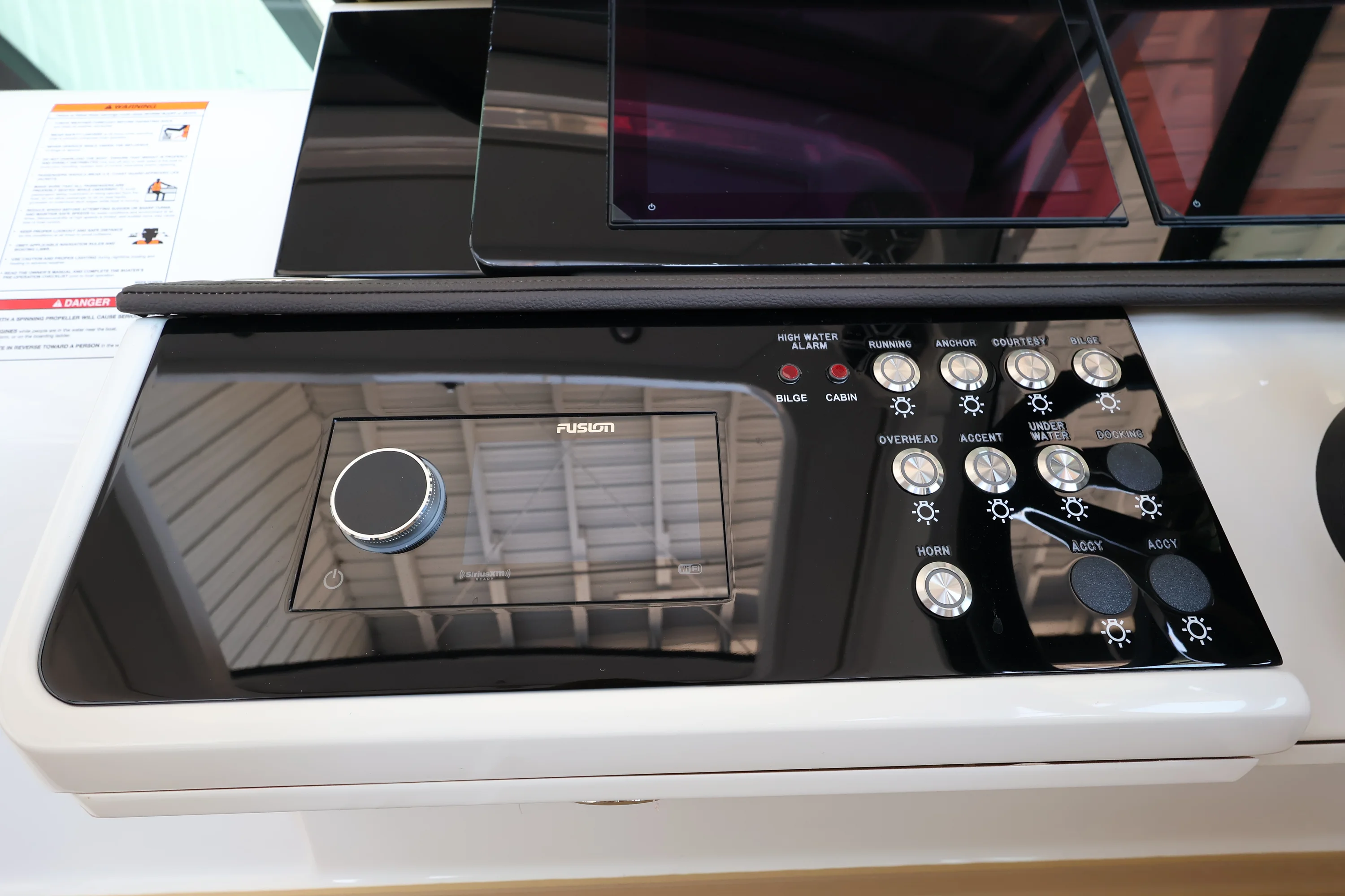 2026 Sea Ray Sundancer 320 Outboard Image Thumbnail #22