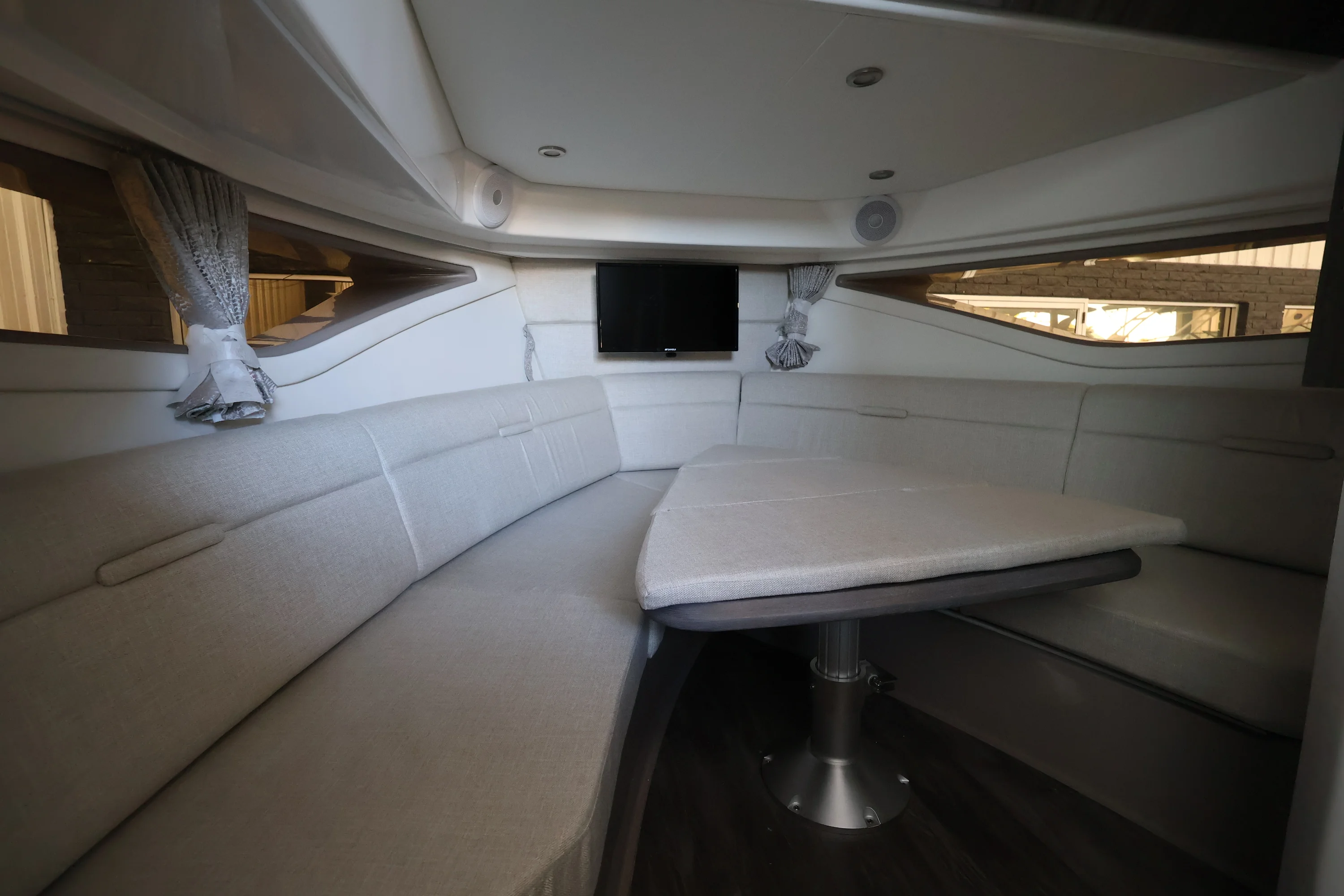 2026 Sea Ray Sundancer 320 Outboard Image Thumbnail #28