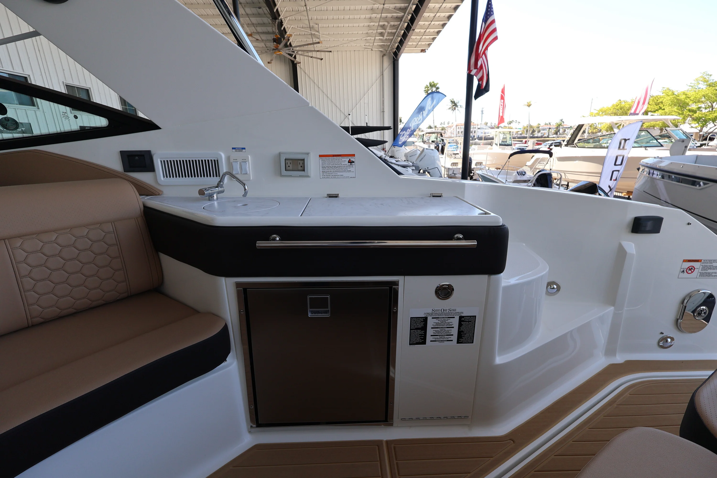2026 Sea Ray Sundancer 320 Outboard Image Thumbnail #11