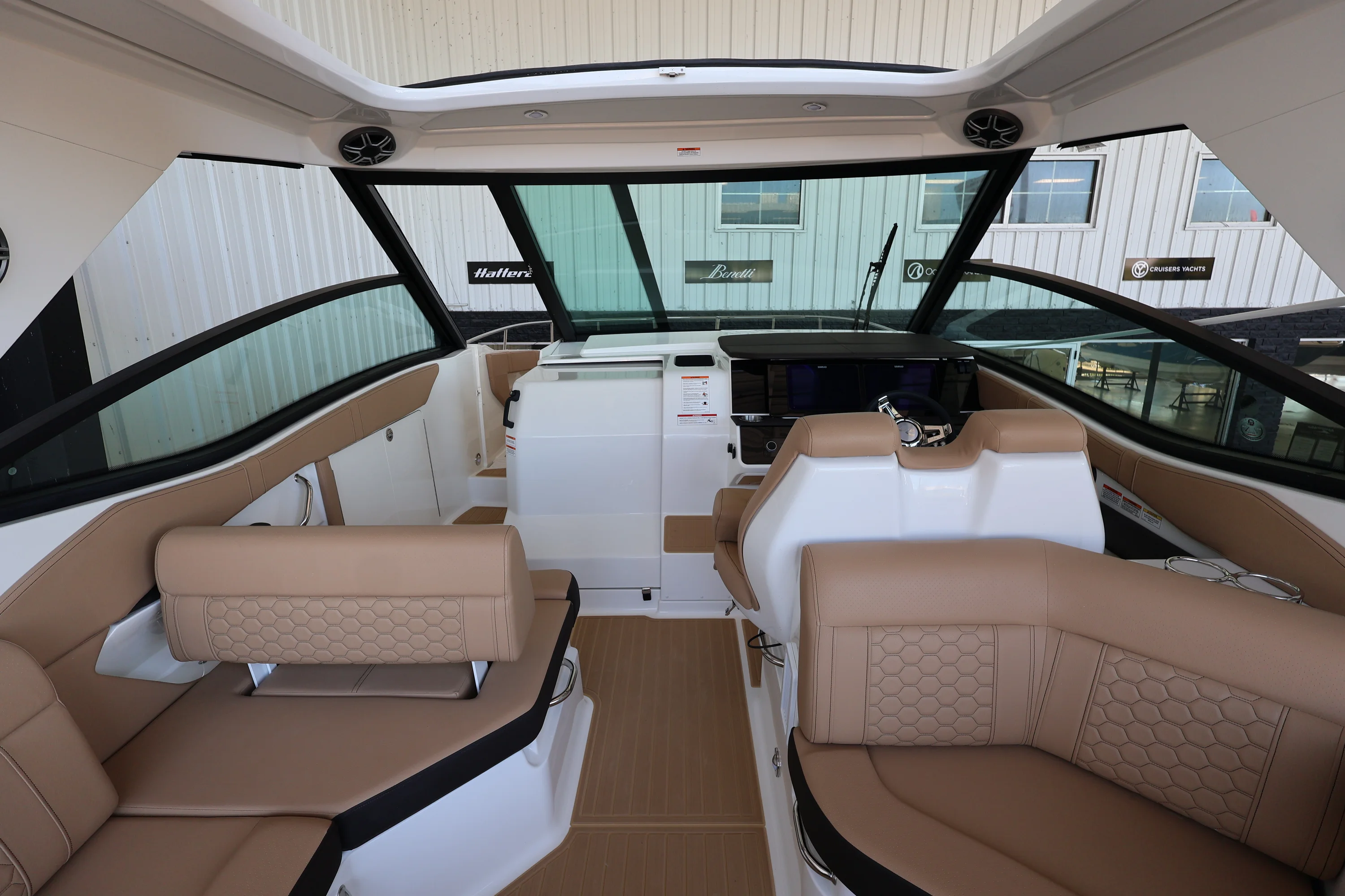 2026 Sea Ray Sundancer 320 Outboard Image Thumbnail #14