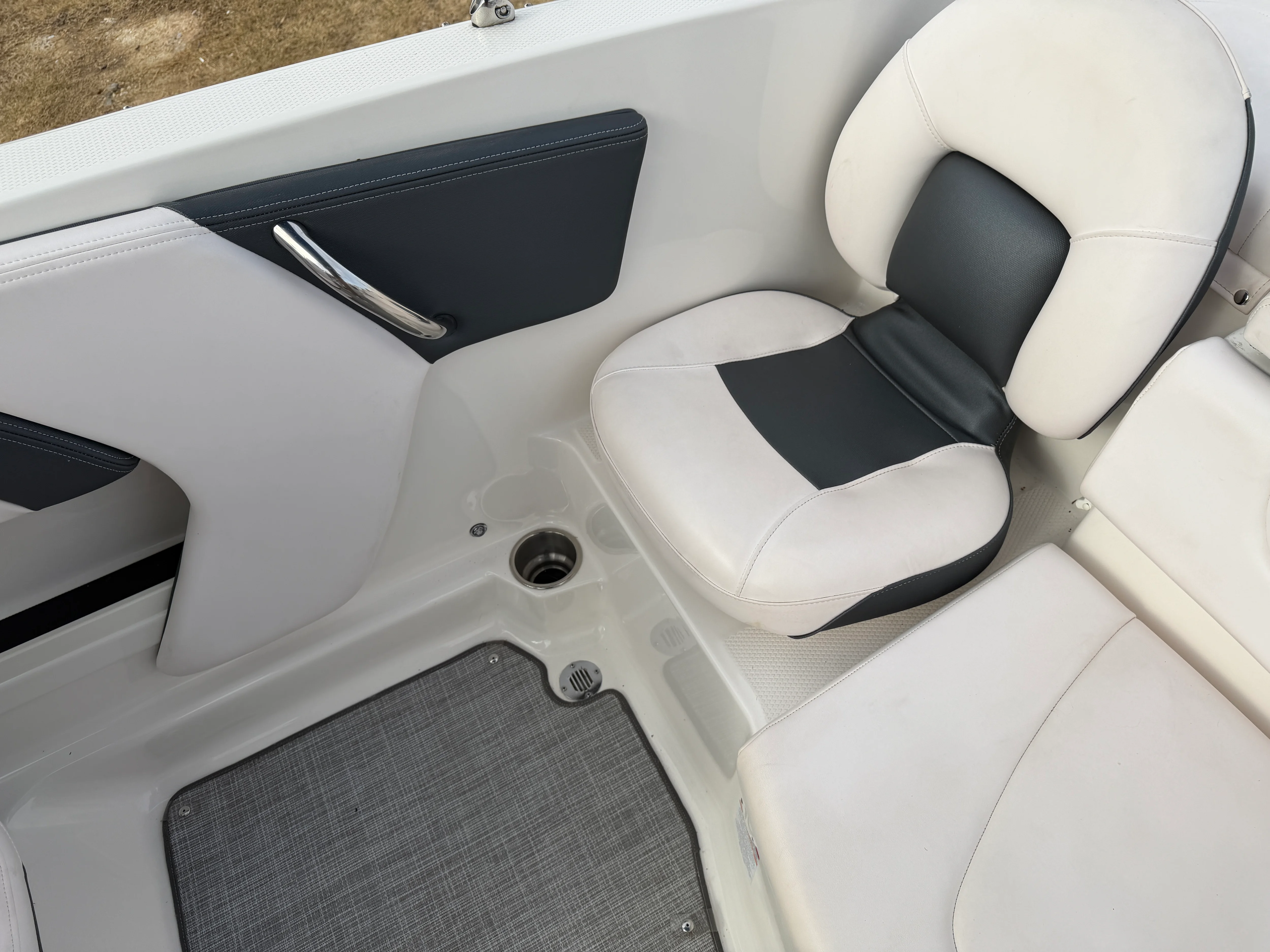 2019 Chaparral 19 FISH AND SKI Image Thumbnail #15