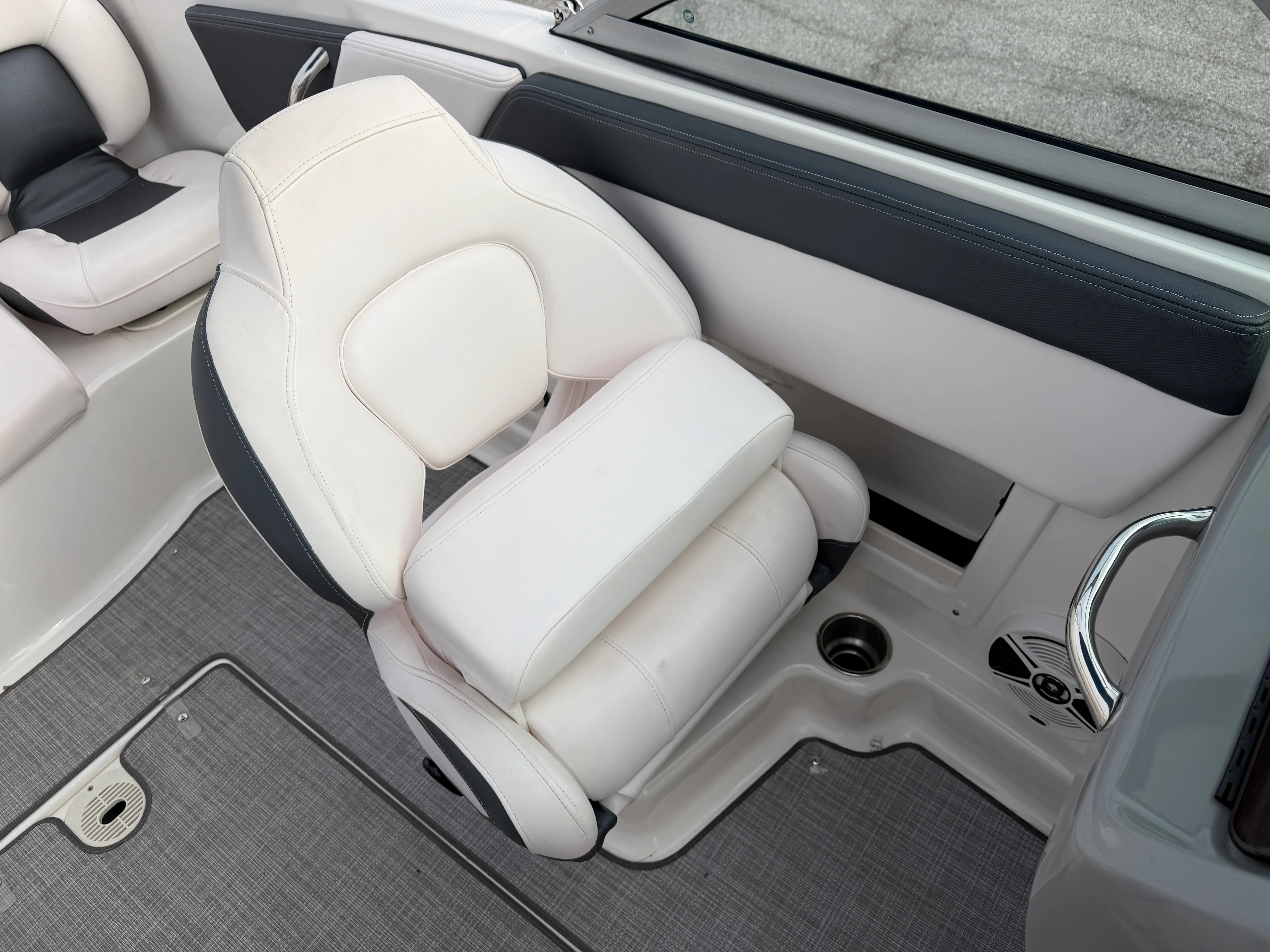 2019 Chaparral 19 FISH AND SKI Image Thumbnail #20