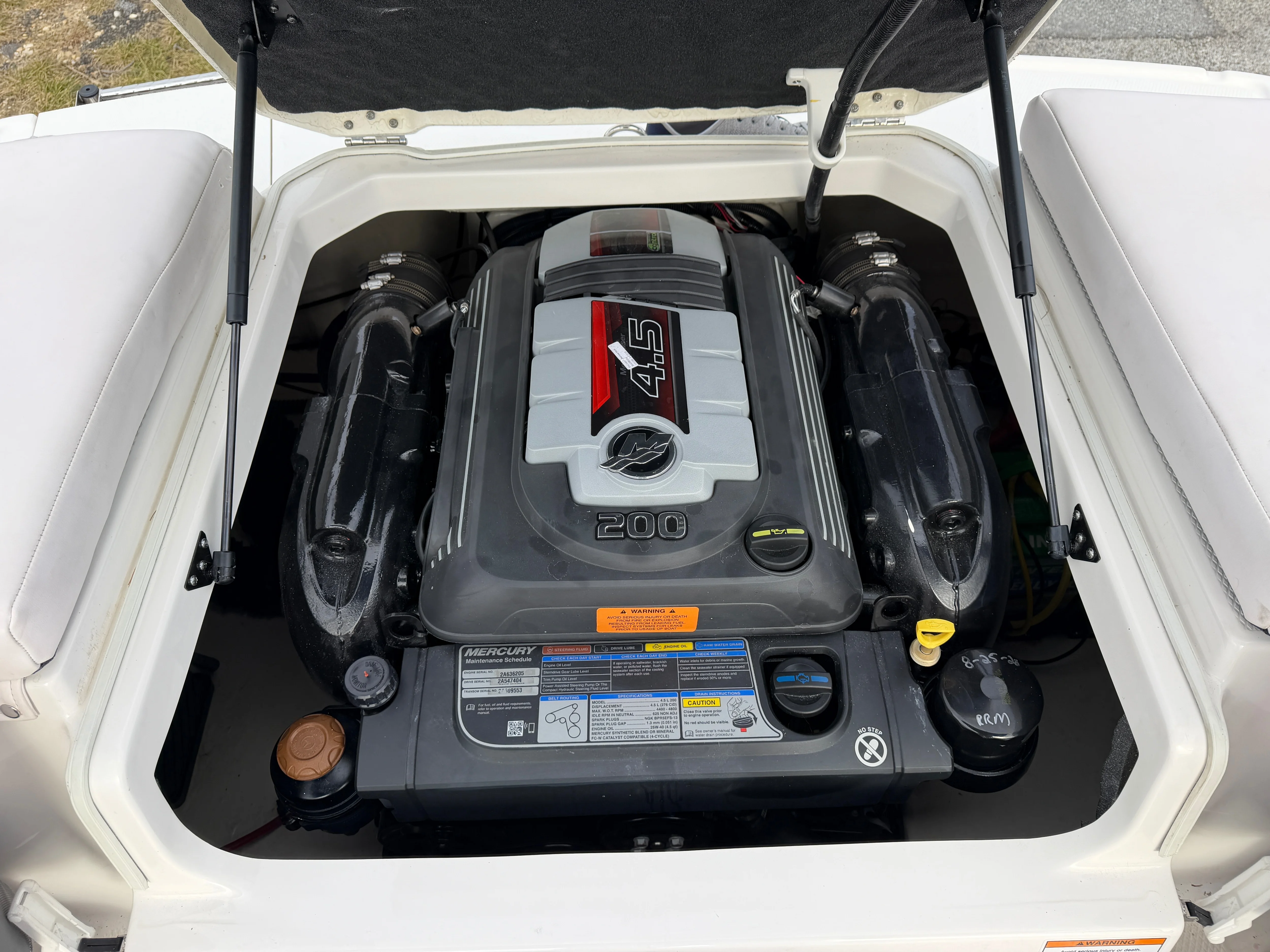 2019 Chaparral 19 FISH AND SKI Image Thumbnail #11