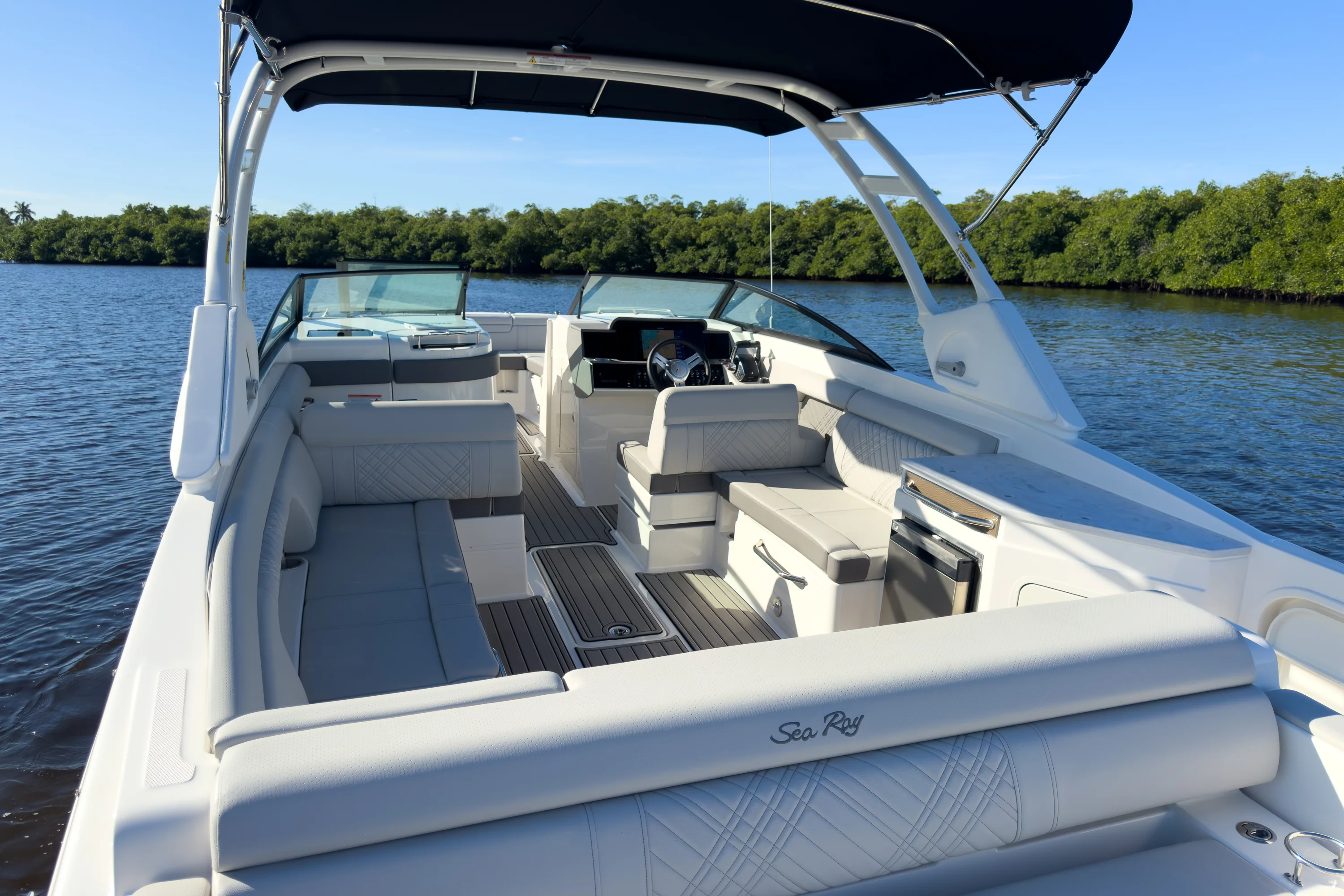 2026 Sea Ray SDX 290 Outboard Image Thumbnail #17