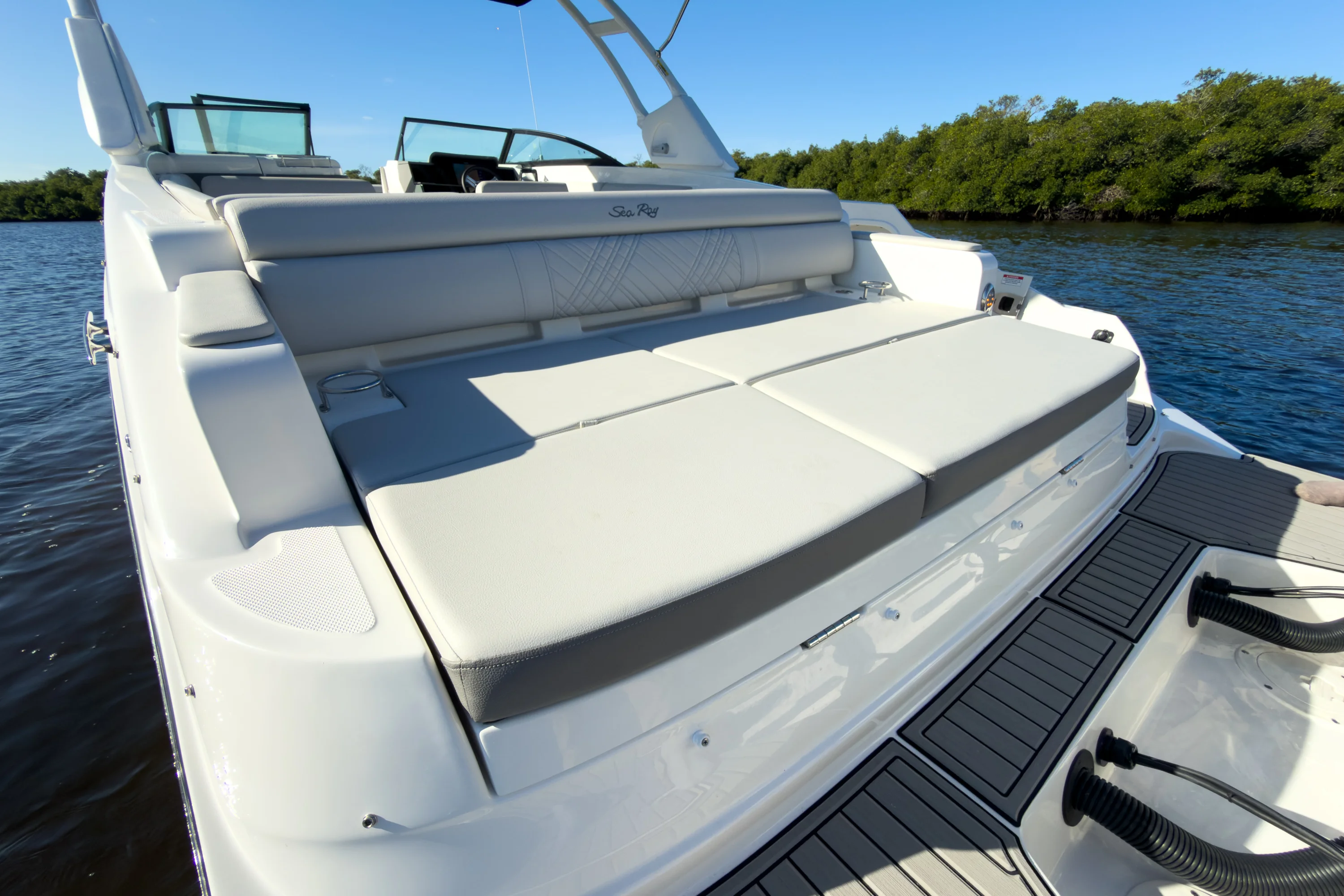 2026 Sea Ray SDX 290 Outboard Image Thumbnail #18