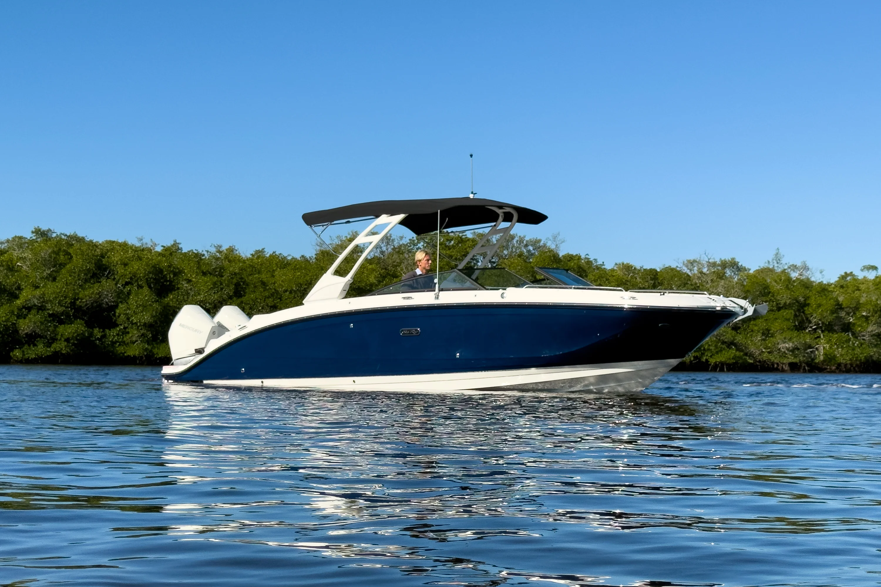 2026 Sea Ray SDX 290 Outboard Image Thumbnail #0