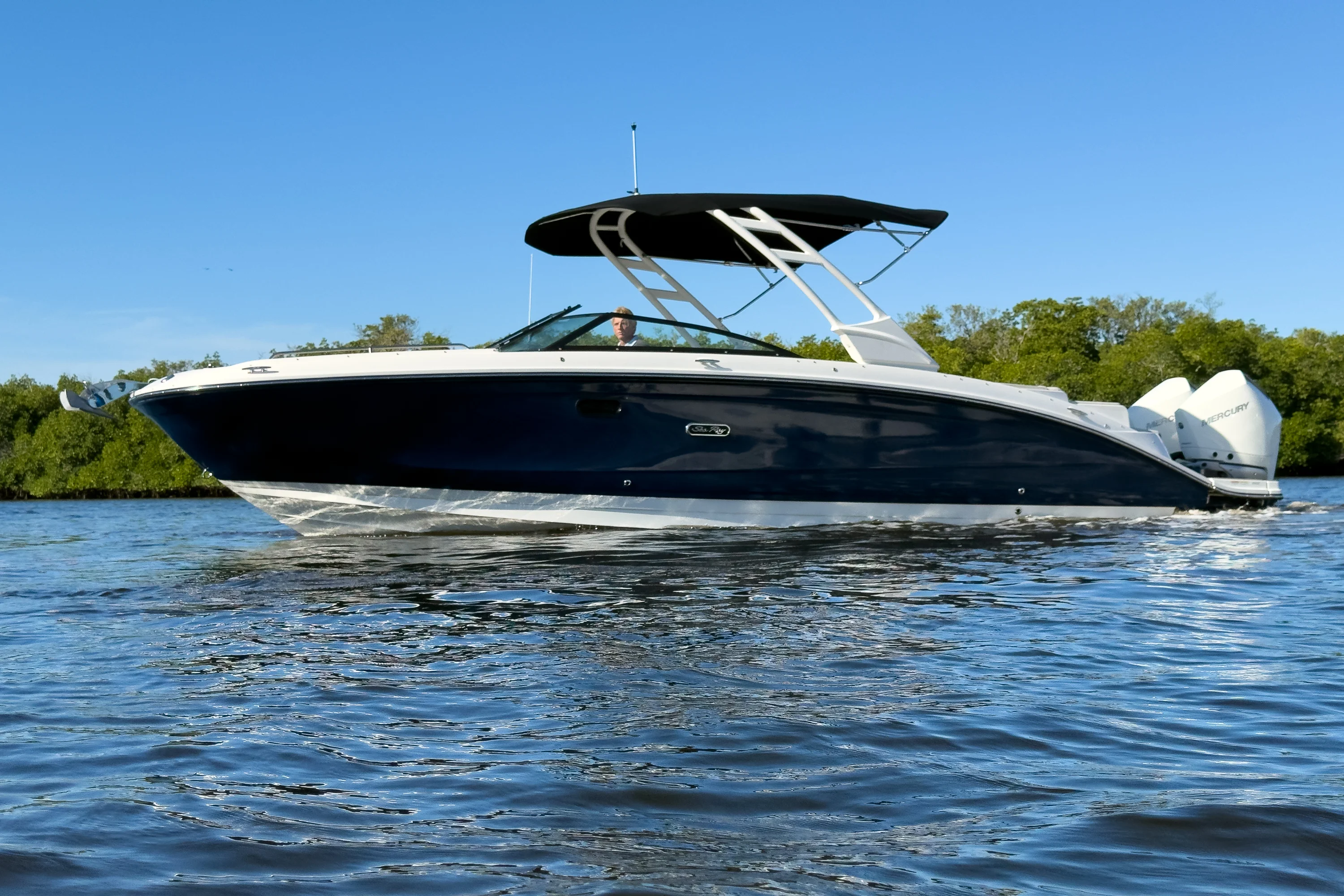 2026 Sea Ray SDX 290 Outboard Image Thumbnail #33