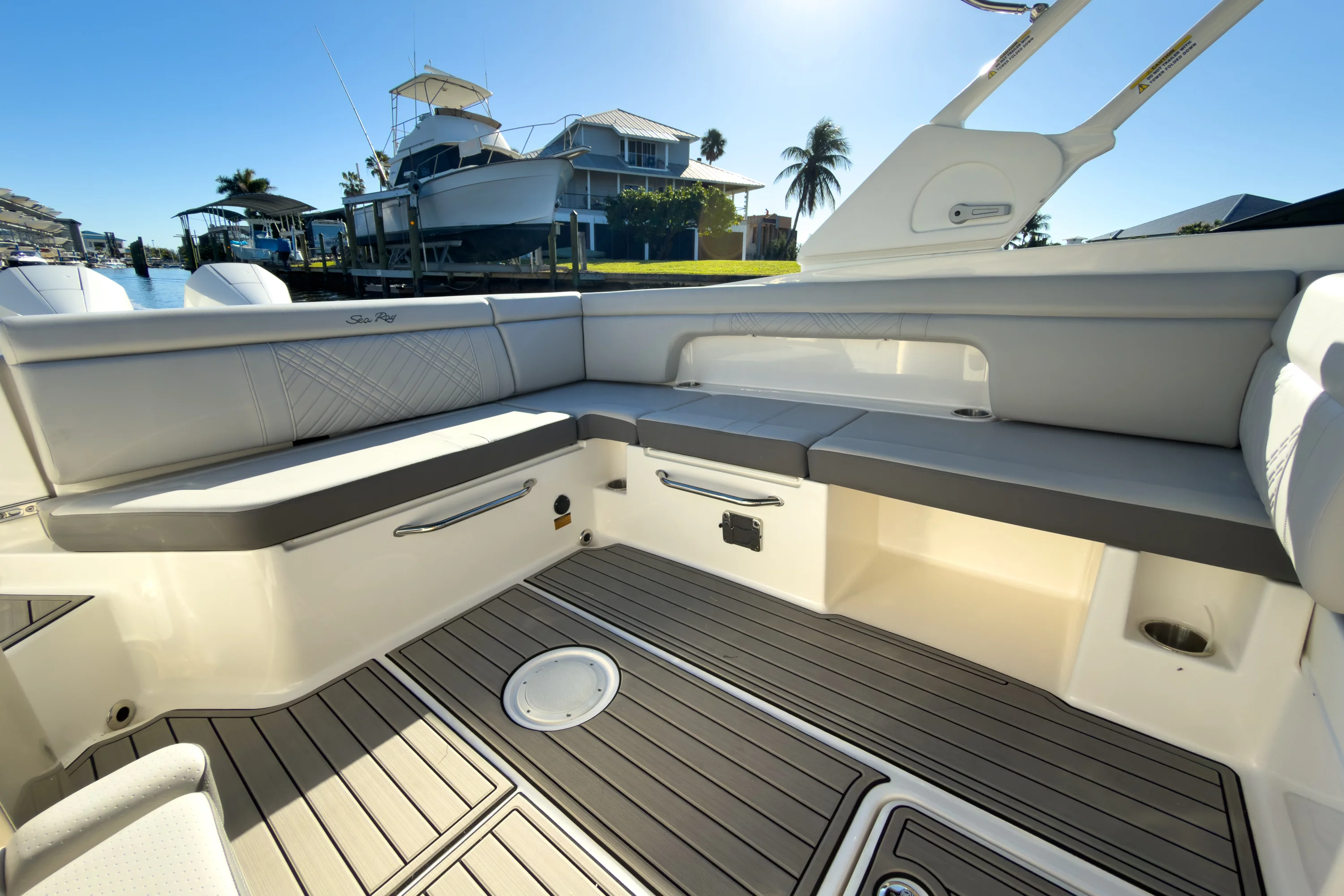 2026 Sea Ray SDX 290 Outboard Image Thumbnail #8