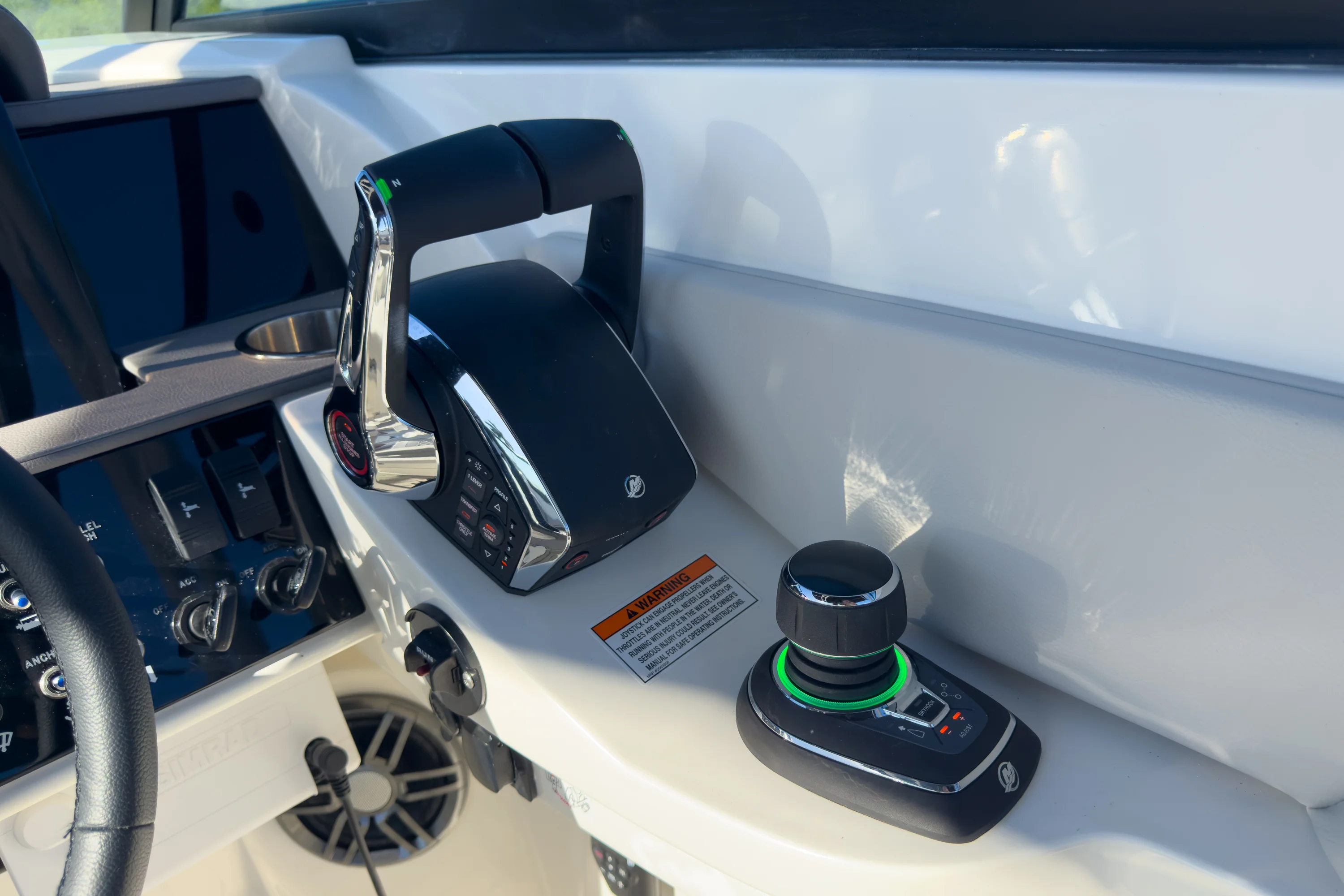 2026 Sea Ray SDX 290 Outboard Image Thumbnail #16