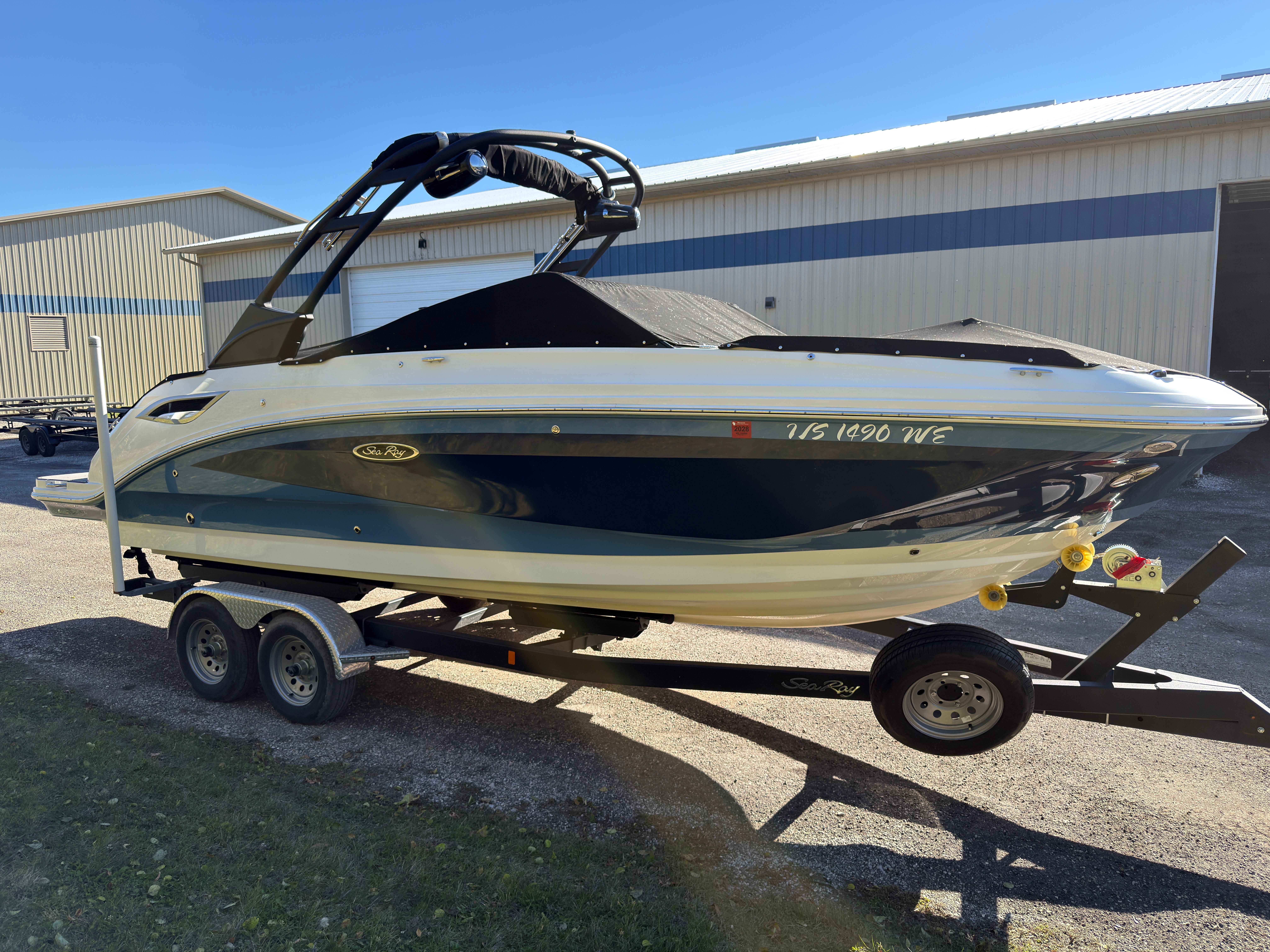 2022 Sea Ray 250 SDX Image Thumbnail #3