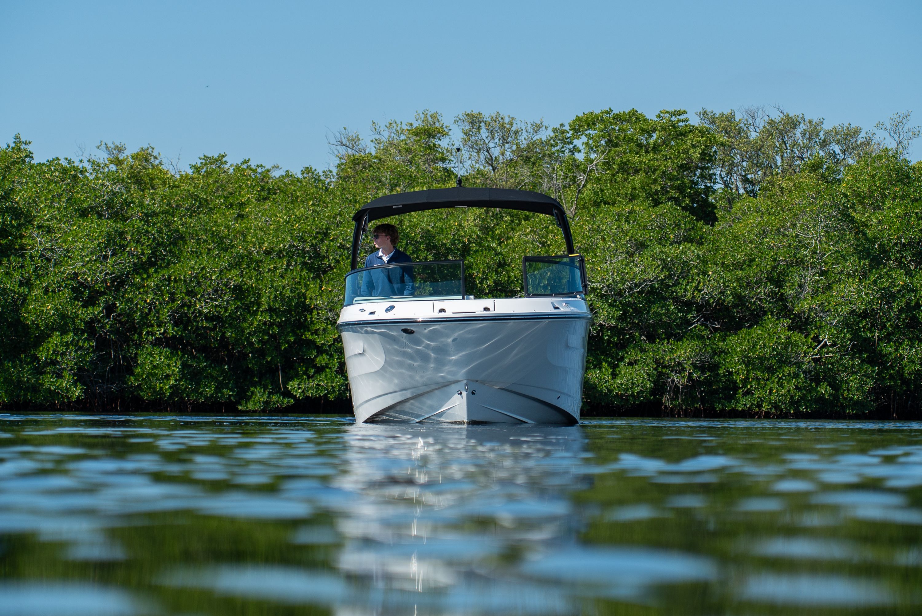 2026 Sea Ray SDX 250 Outboard Image Thumbnail #32