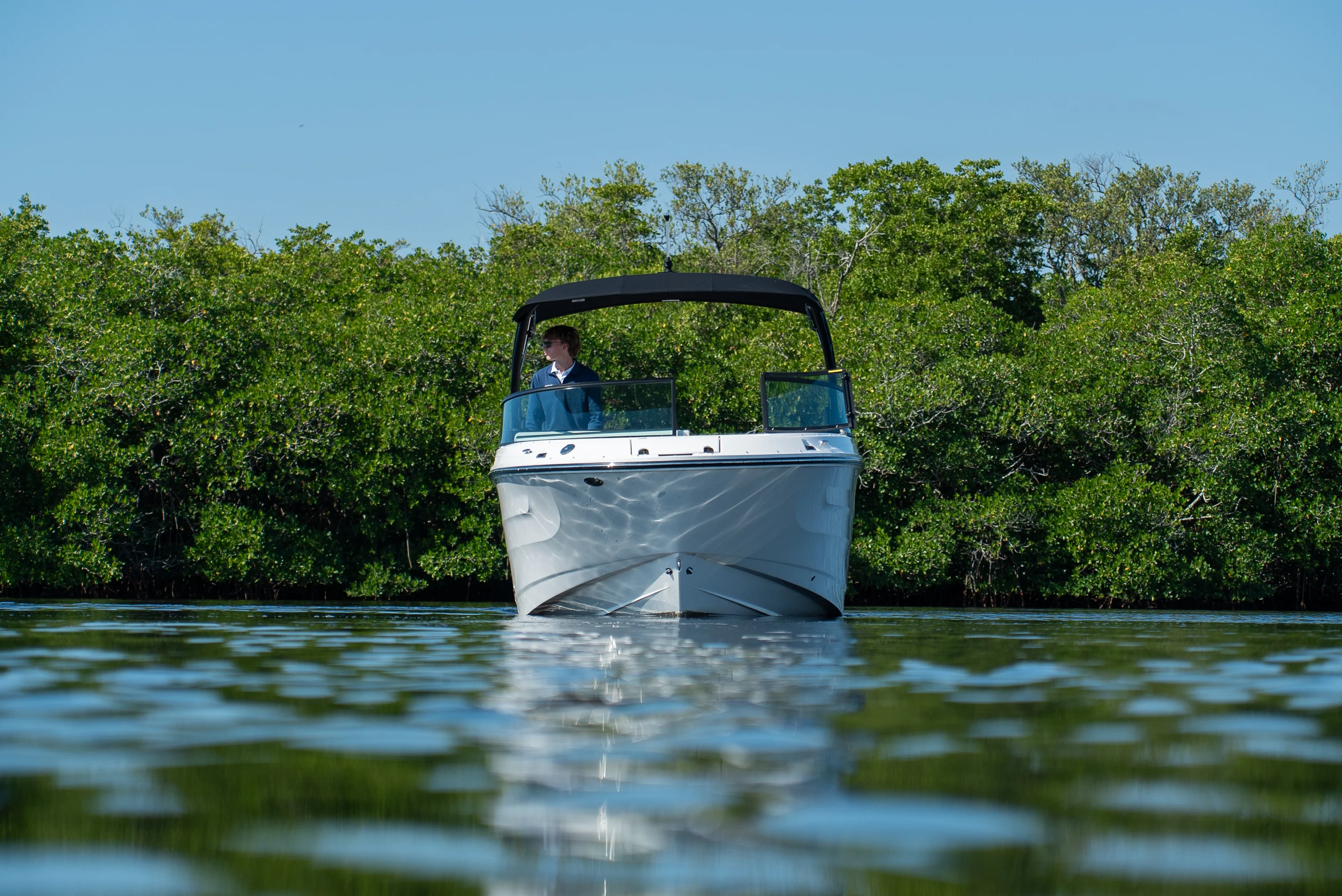 2026 Sea Ray SDX 250 Outboard Image Thumbnail #32