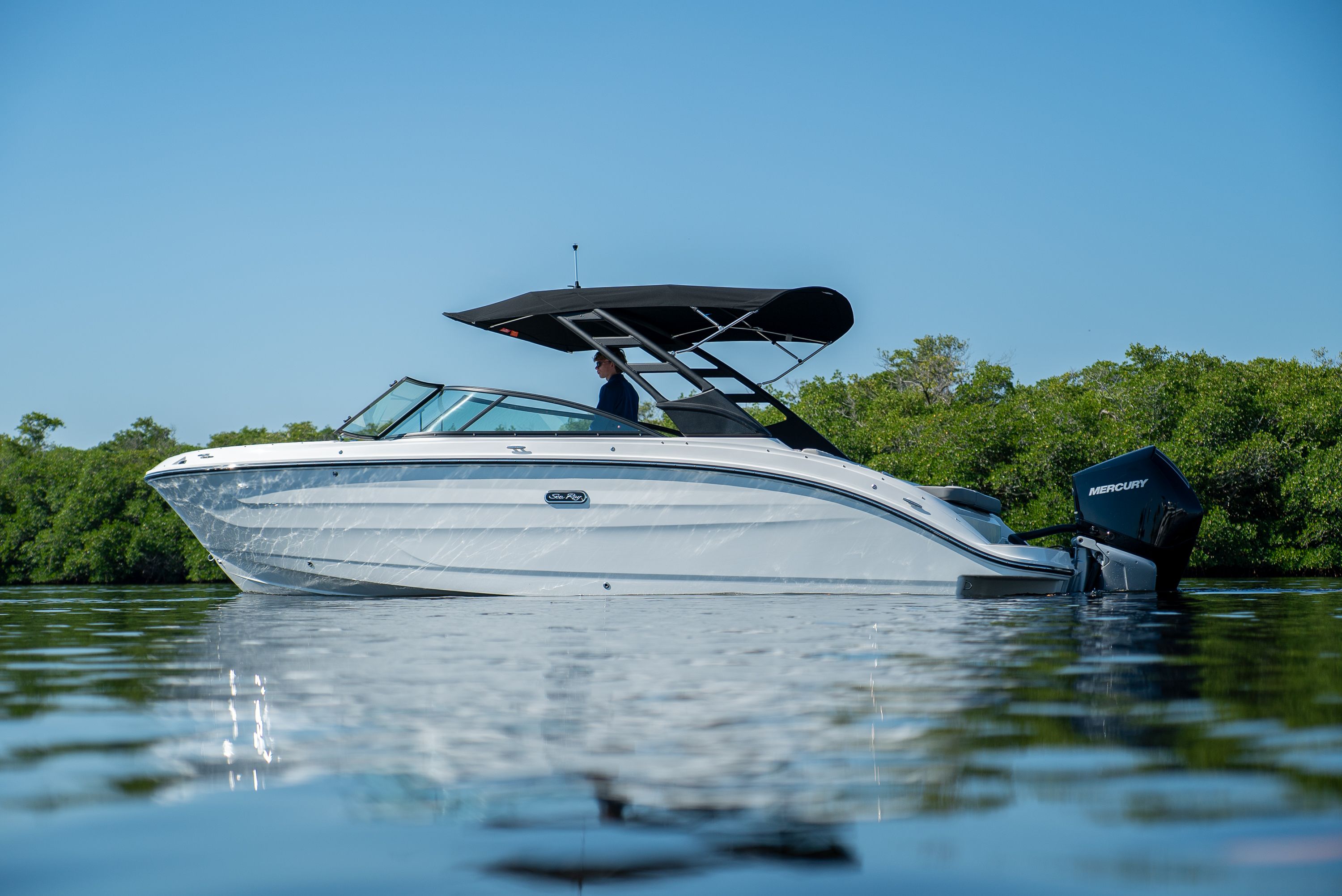2026 Sea Ray SDX 250 Outboard Image Thumbnail #30