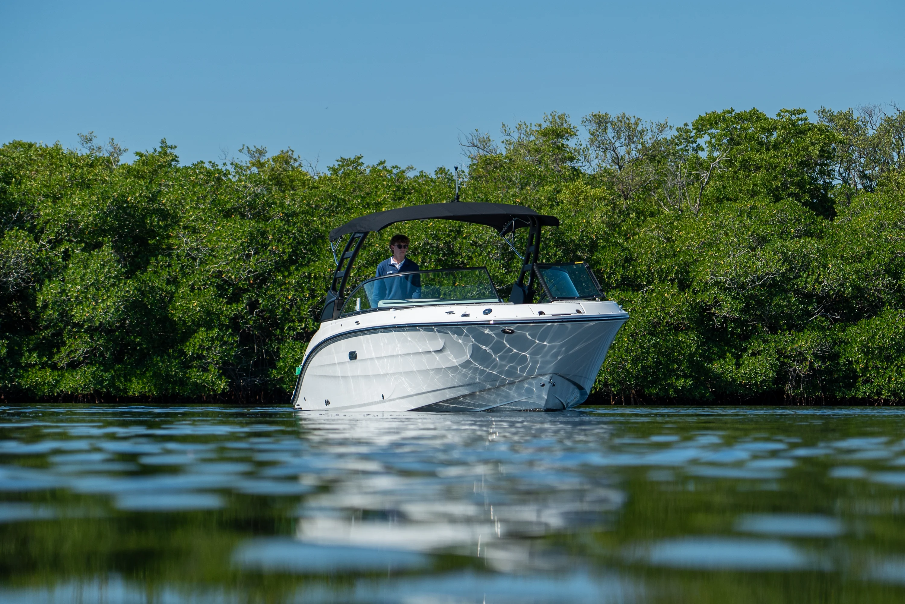 2026 Sea Ray SDX 250 Outboard Image Thumbnail #33