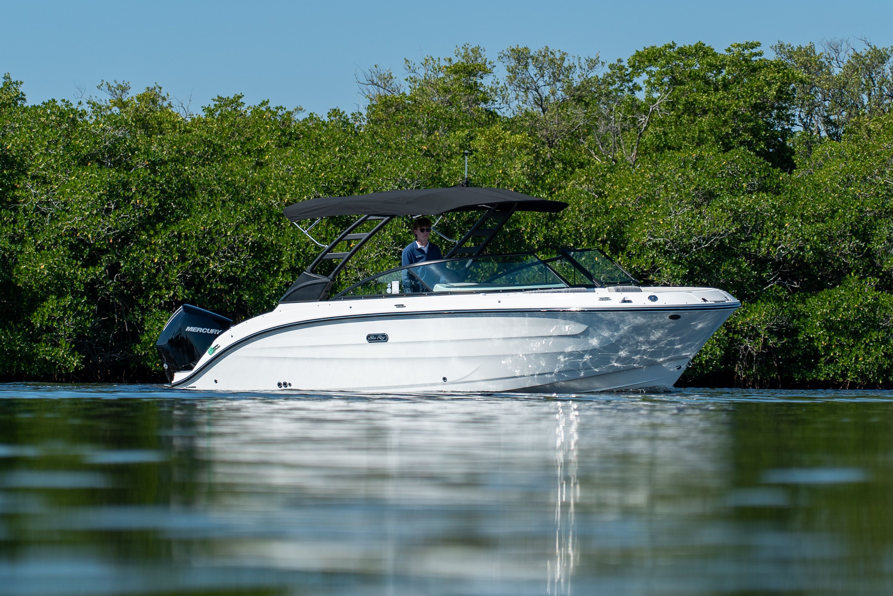 2026 Sea Ray SDX 250 Outboard Image Thumbnail #0