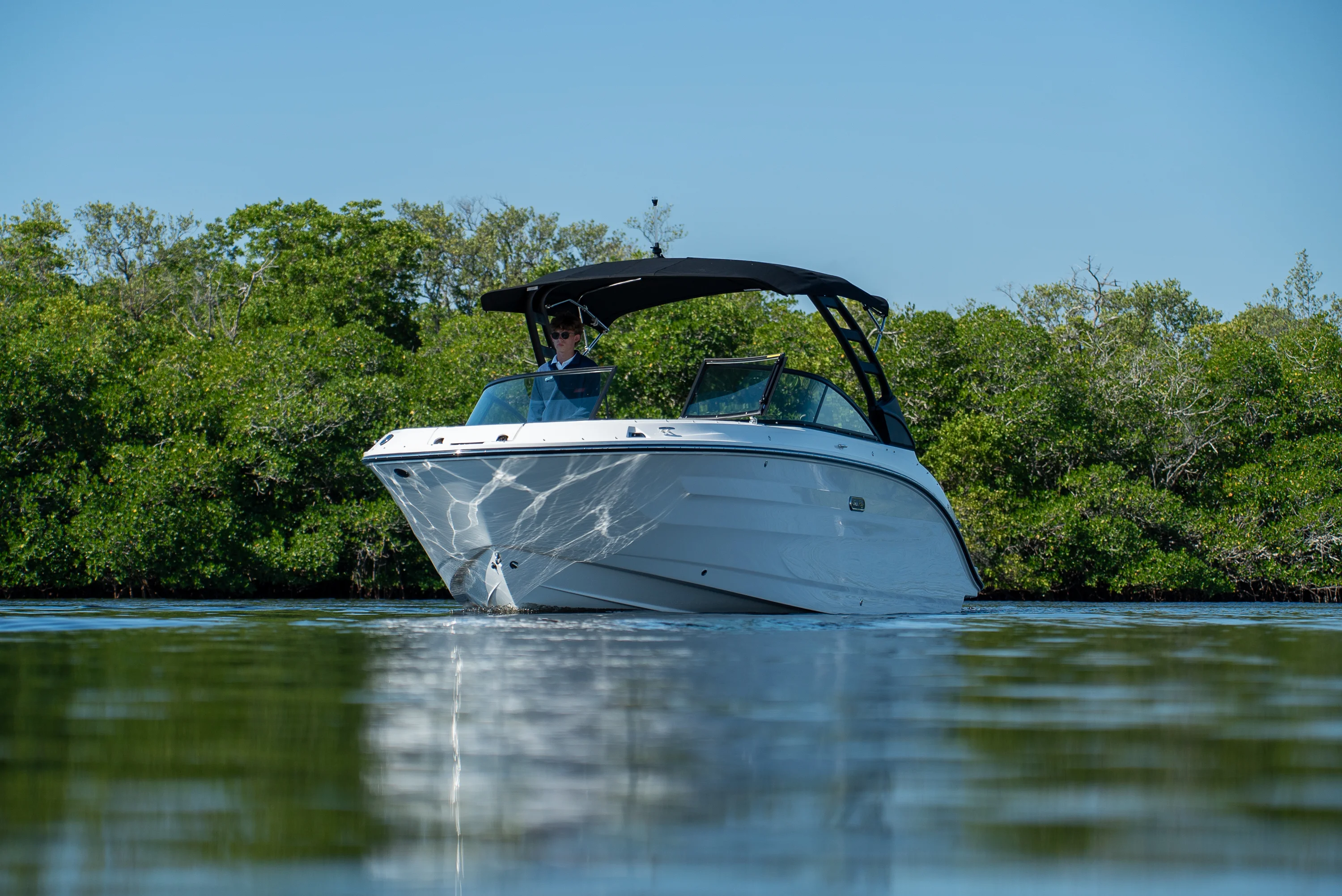2026 Sea Ray SDX 250 Outboard Image Thumbnail #22