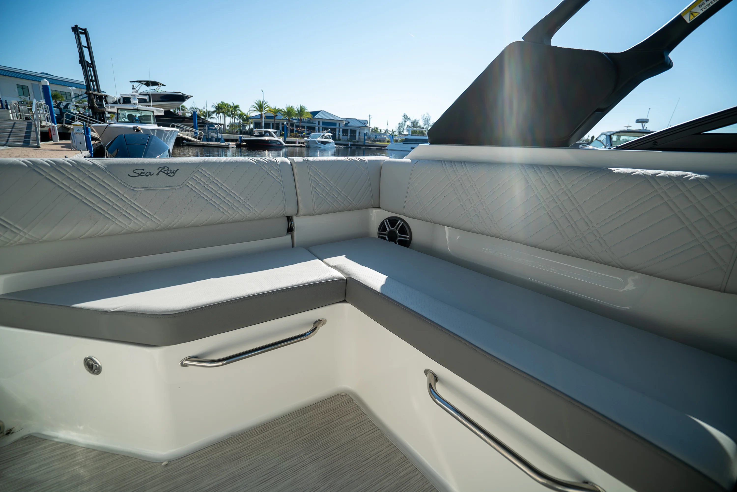 2026 Sea Ray SDX 250 Outboard Image Thumbnail #9