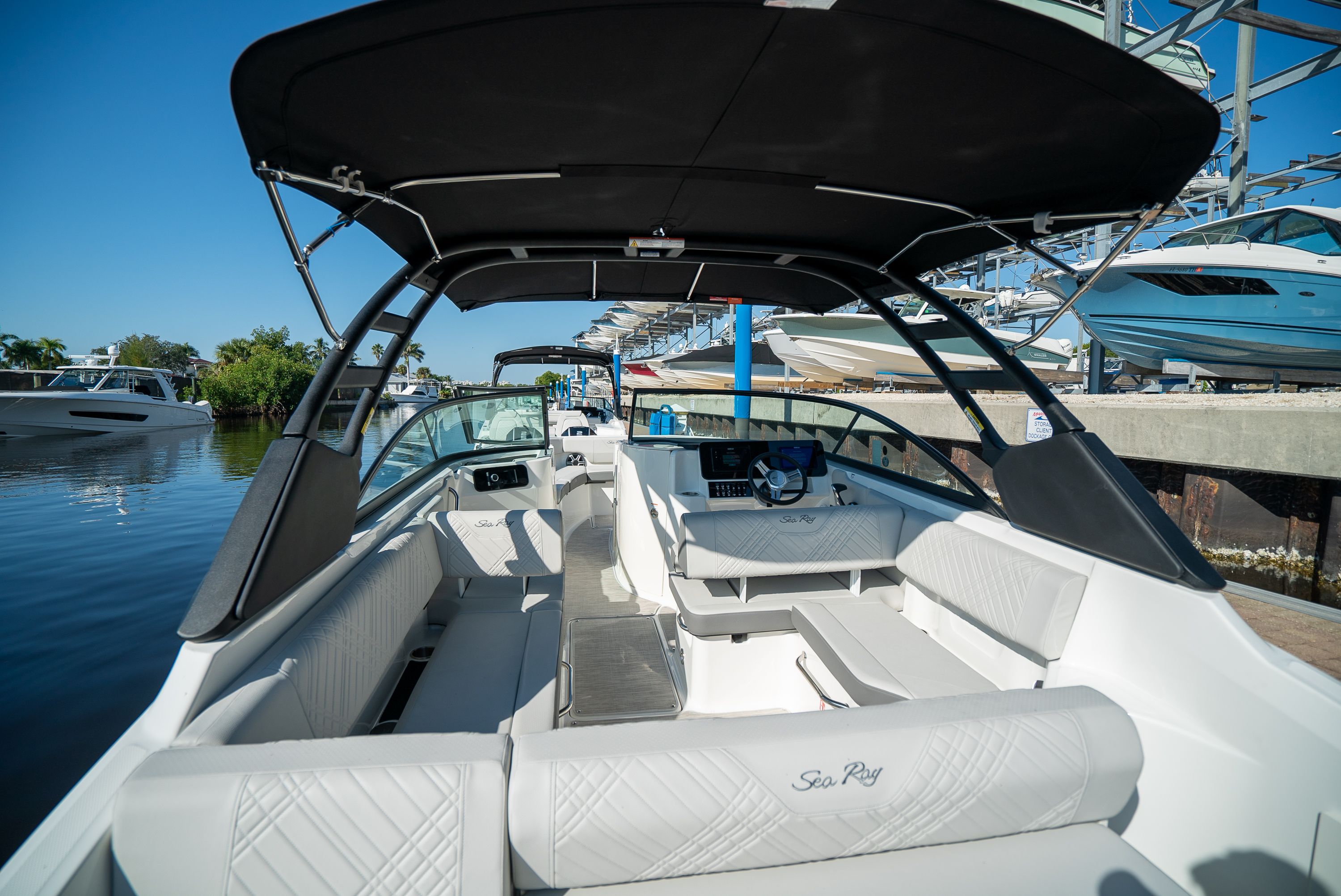 2026 Sea Ray SDX 250 Outboard Image Thumbnail #5