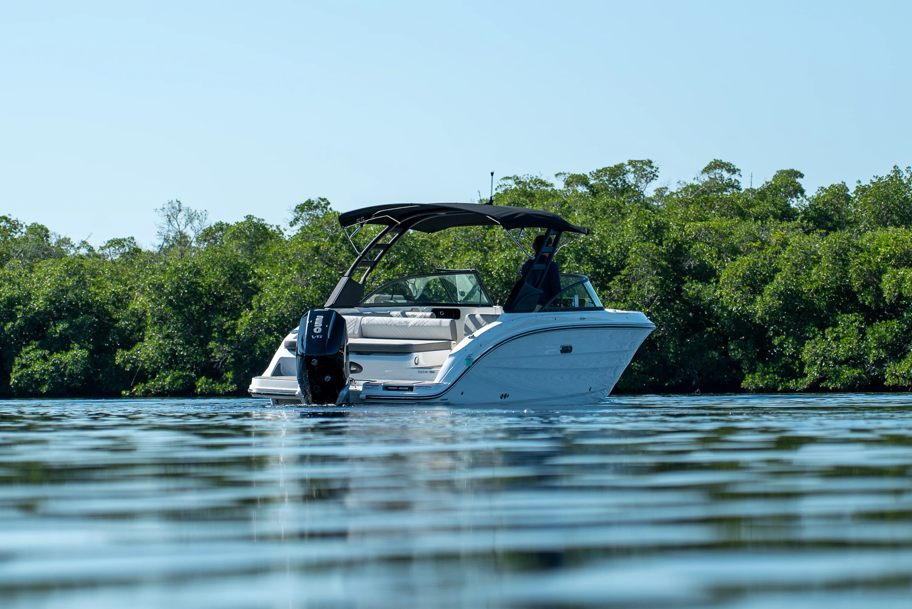 2026 Sea Ray SDX 250 Outboard Image Thumbnail #28