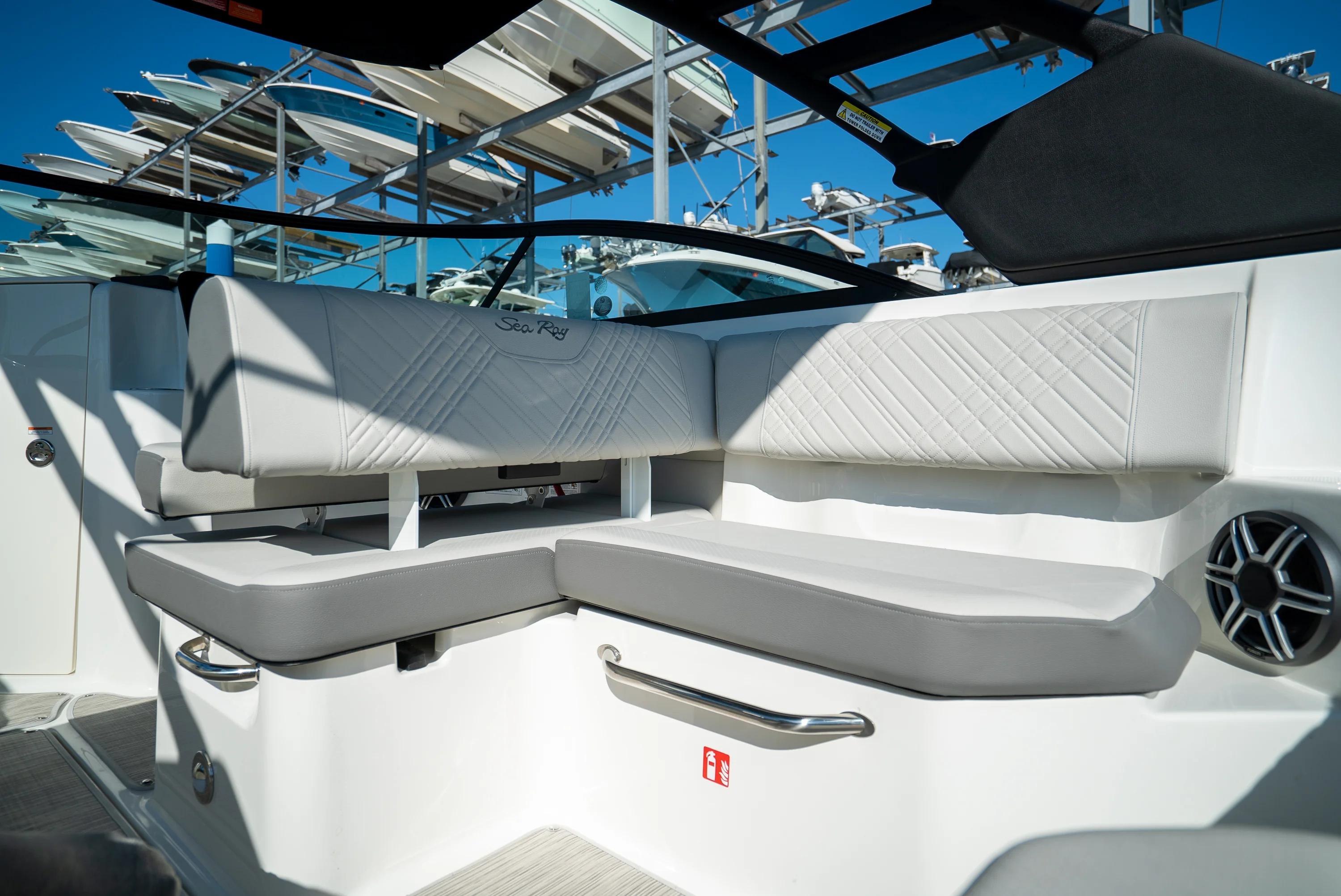 2026 Sea Ray SDX 250 Outboard Image Thumbnail #10