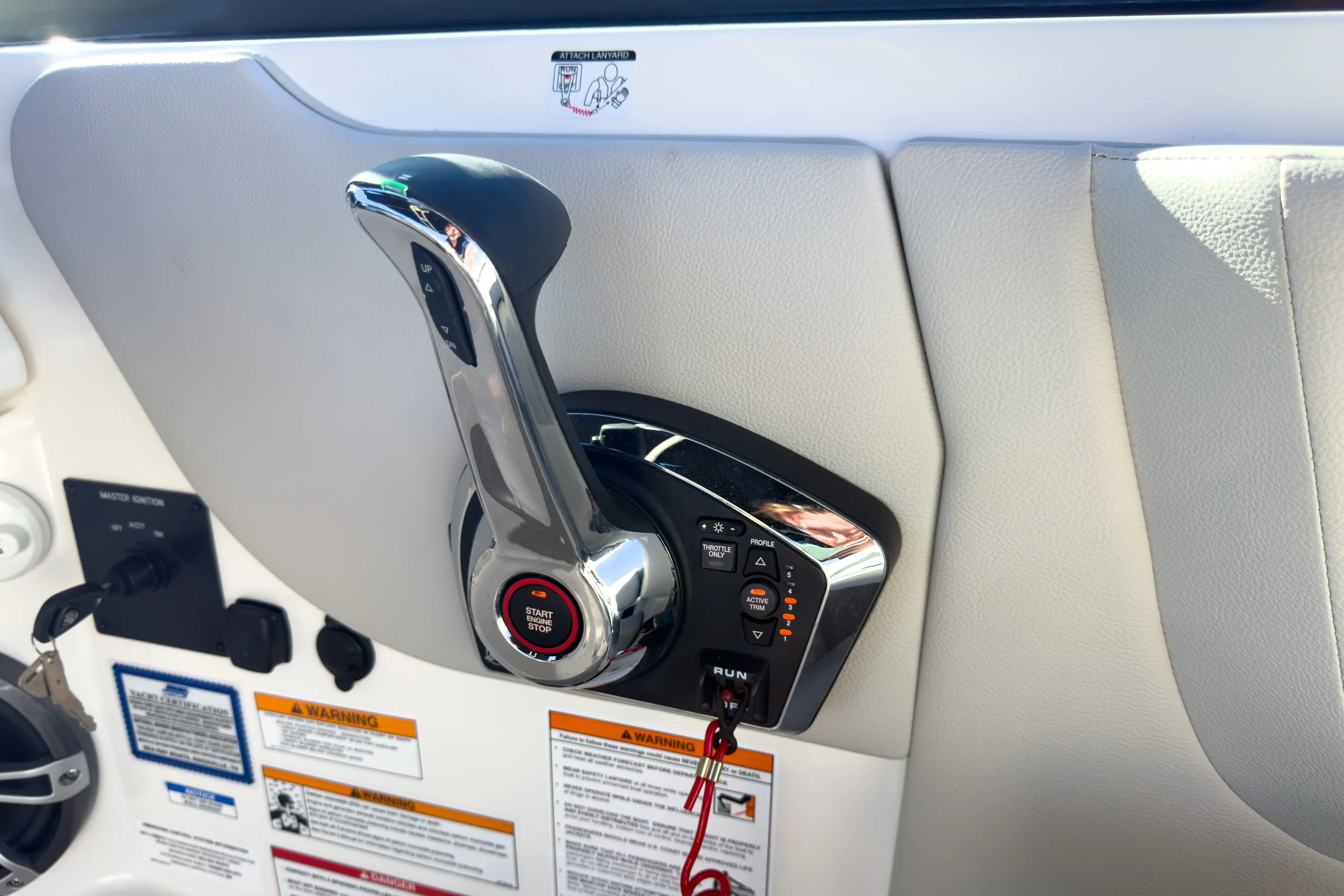 2026 Sea Ray SDX 270 Outboard Image Thumbnail #13