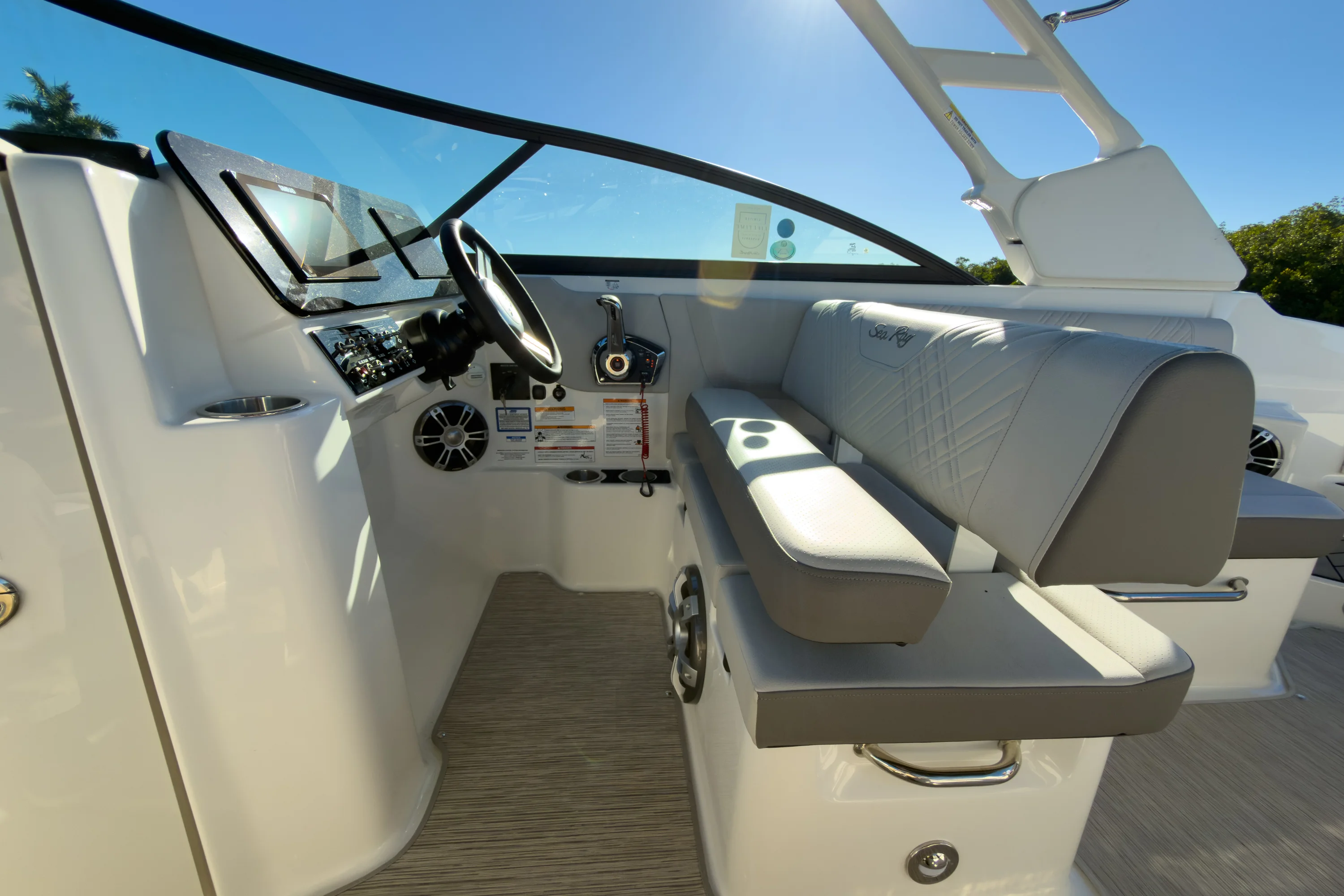 2026 Sea Ray SDX 270 Outboard Image Thumbnail #11