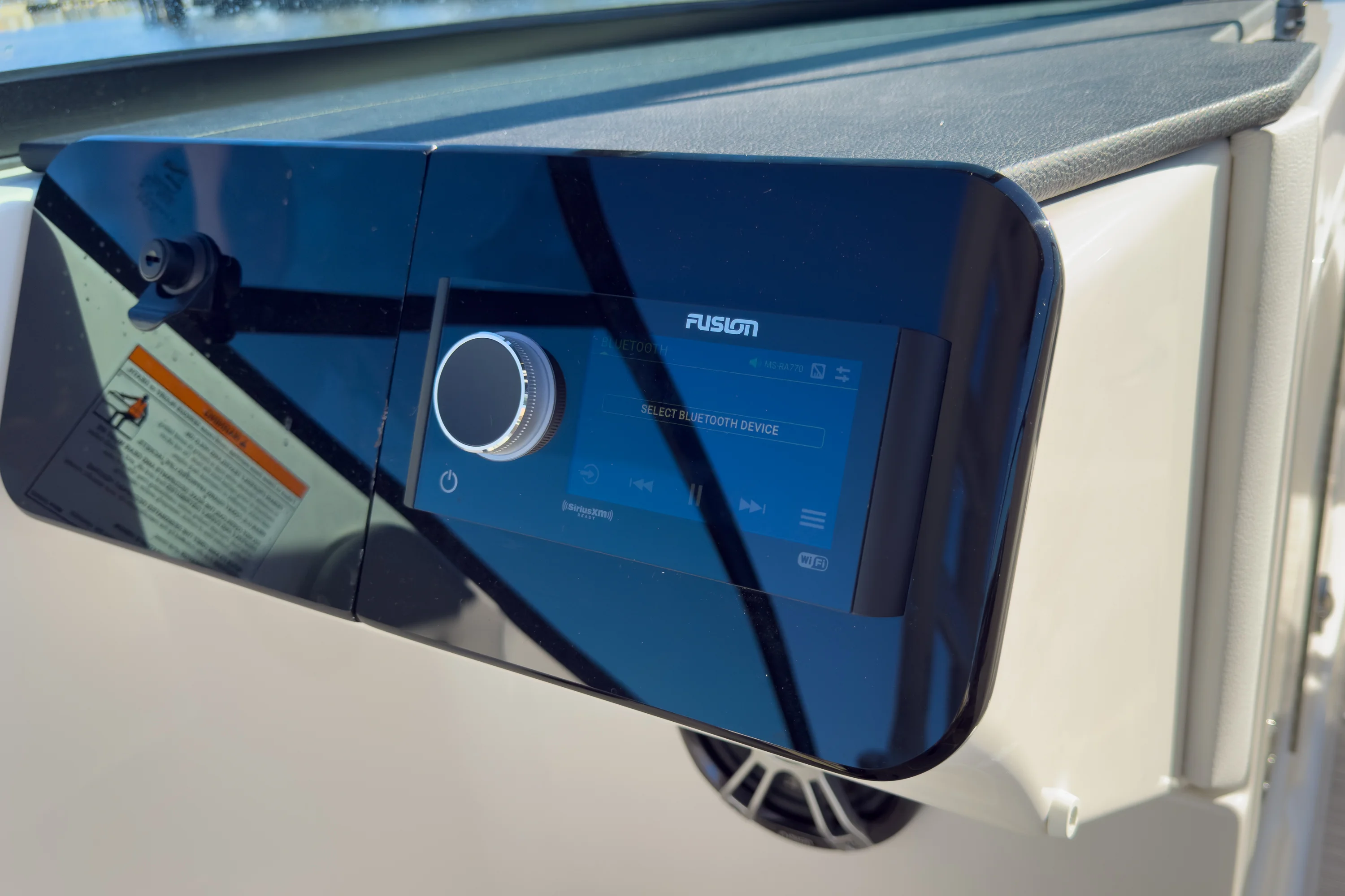 2026 Sea Ray SDX 270 Outboard Image Thumbnail #14