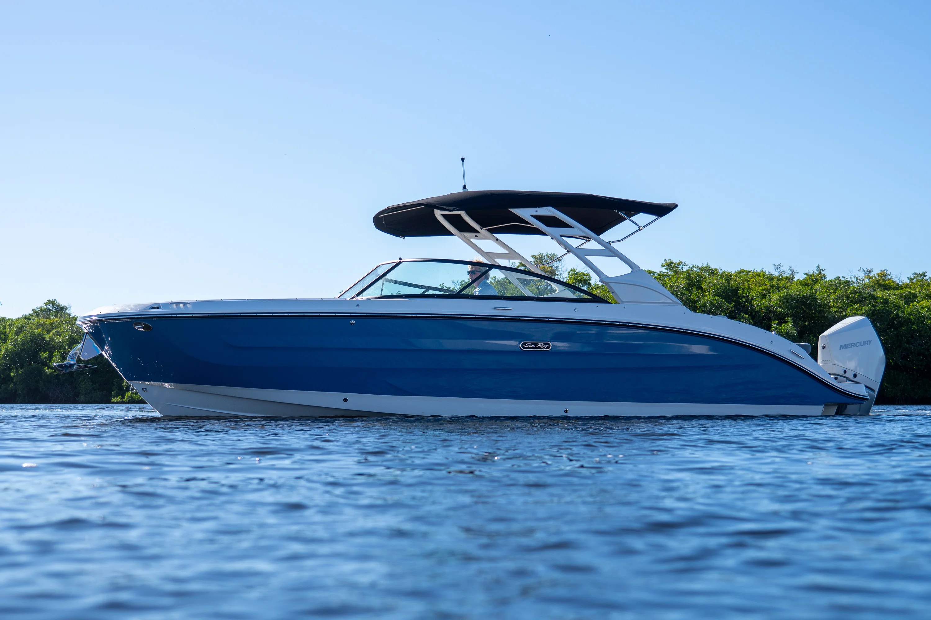 2026 Sea Ray SDX 270 Outboard Image Thumbnail #27