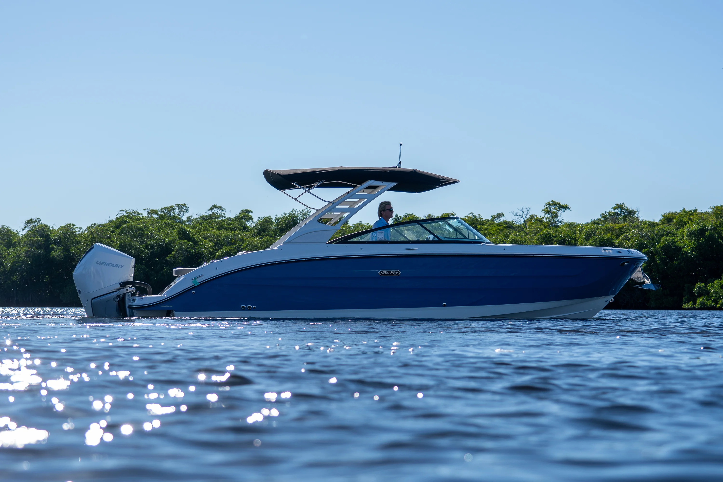 2026 Sea Ray SDX 270 Outboard Image Thumbnail #24