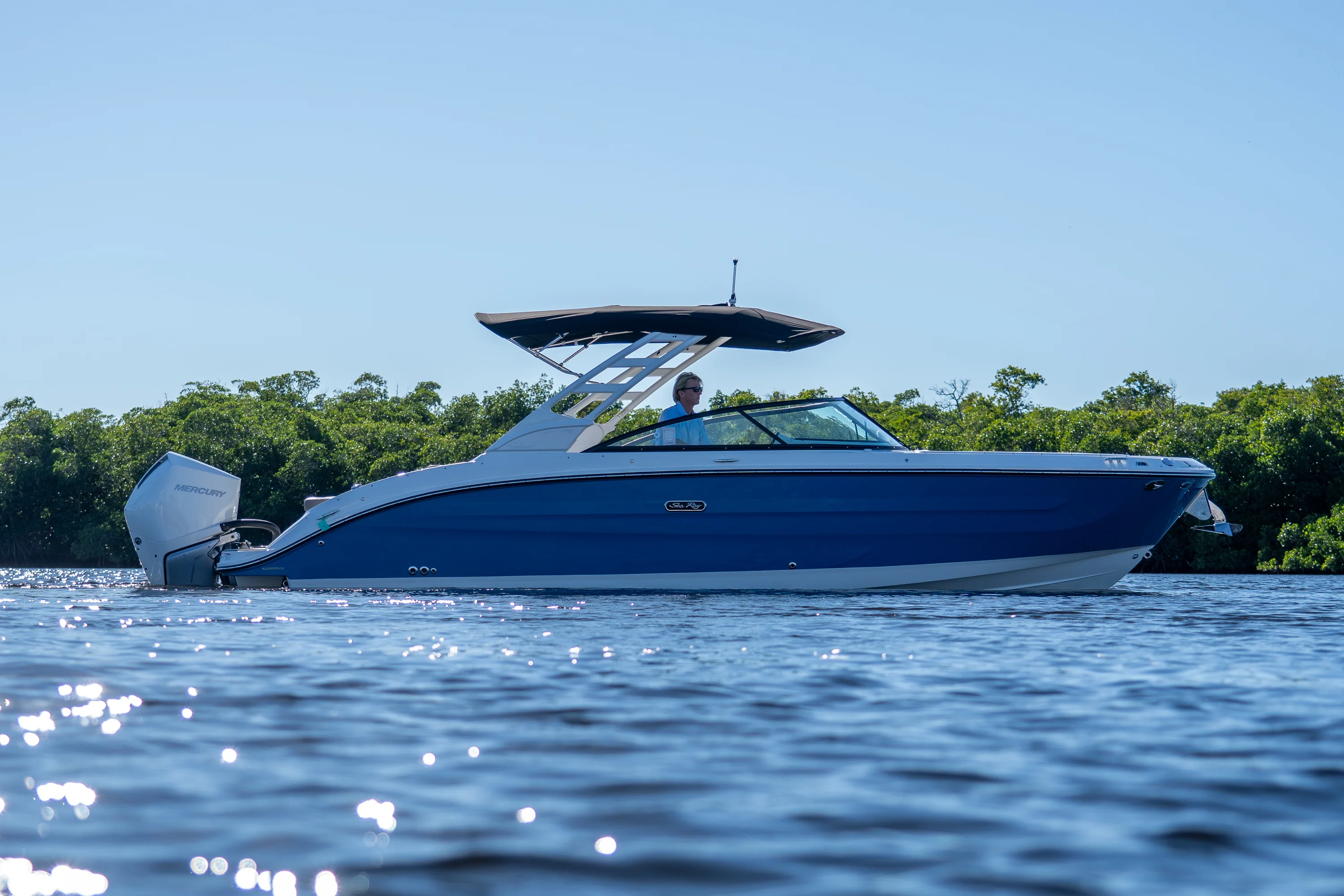 2026 Sea Ray SDX 270 Outboard Image Thumbnail #0