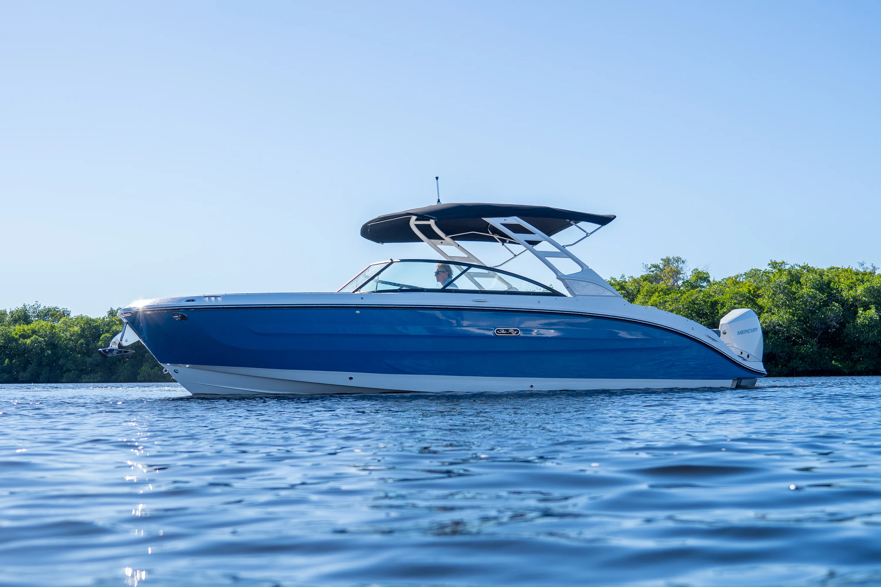 2026 Sea Ray SDX 270 Outboard Image Thumbnail #29