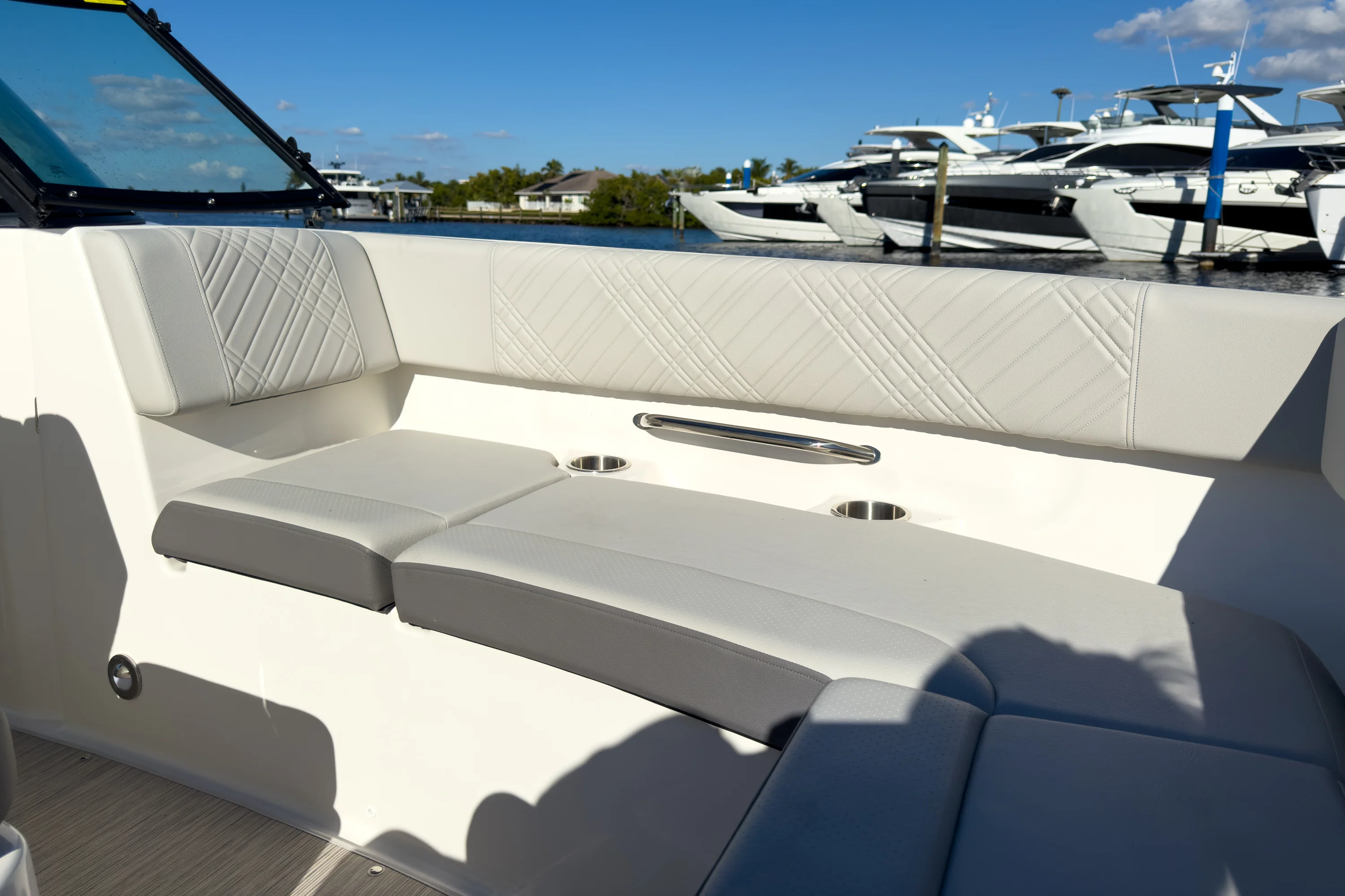 2026 Sea Ray SDX 270 Outboard Image Thumbnail #17