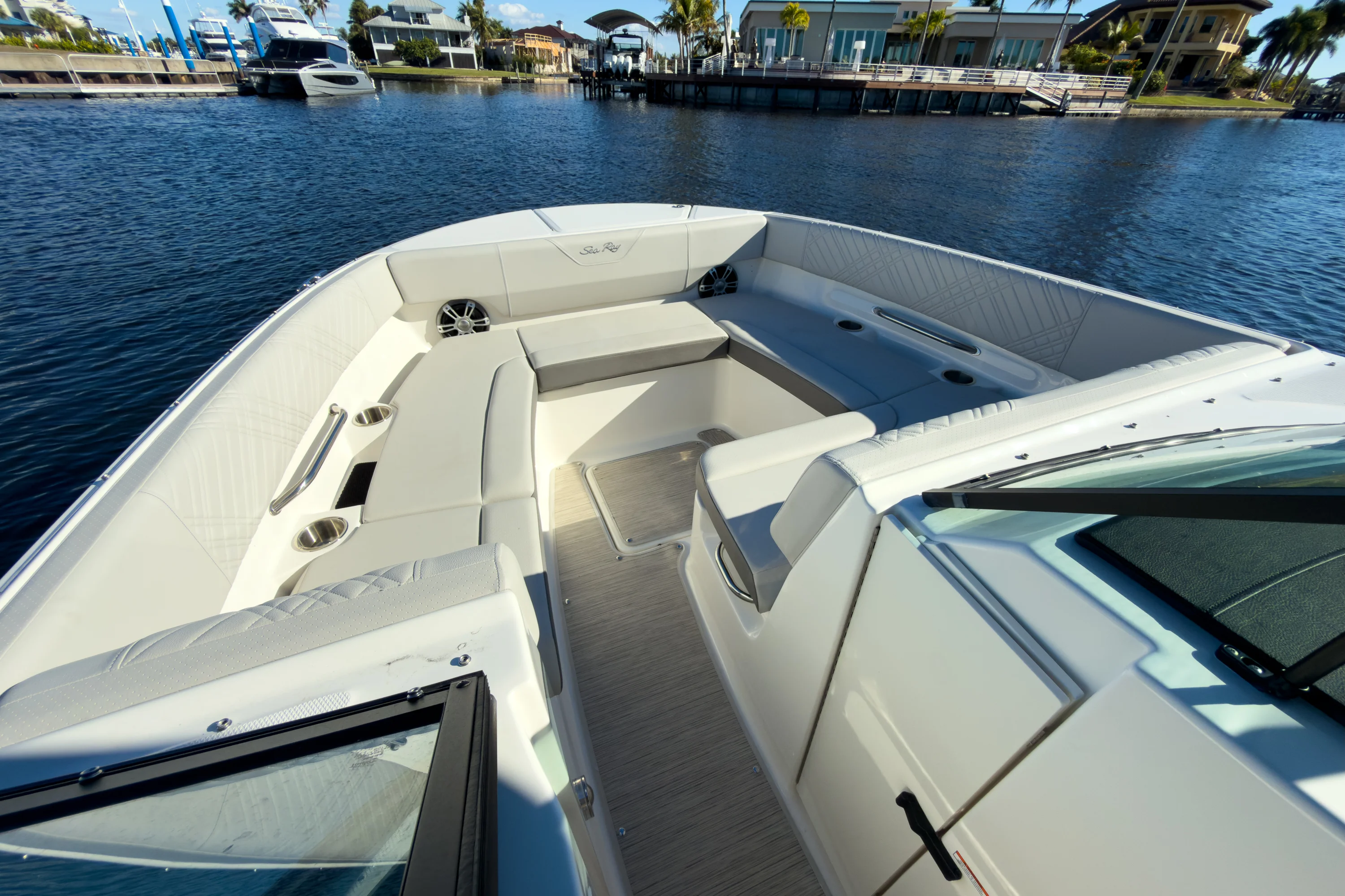 2026 Sea Ray SDX 270 Outboard Image Thumbnail #18